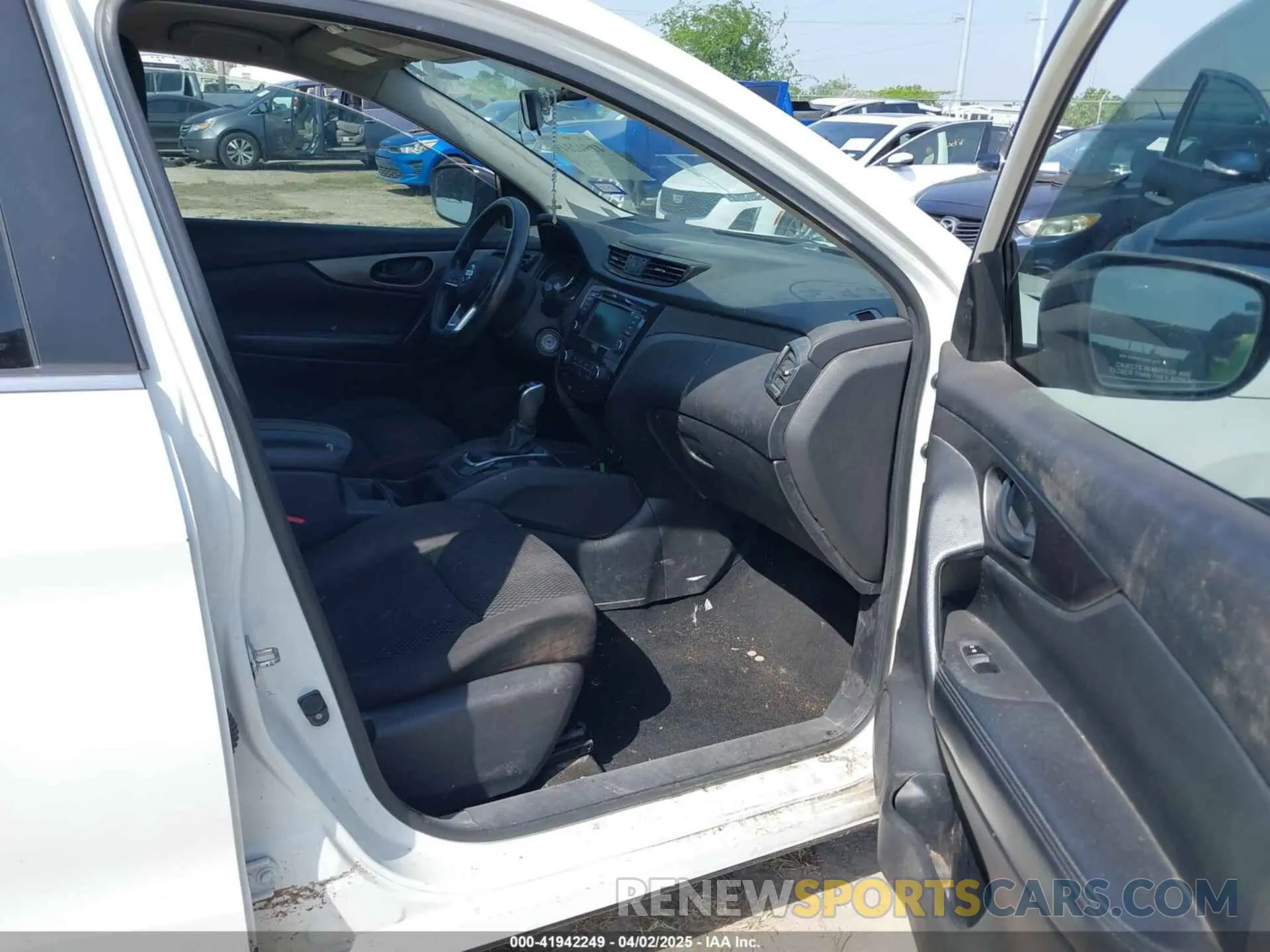 5 Photograph of a damaged car JN1BJ1CP5KW224338 NISSAN ROGUE SPORT 2019