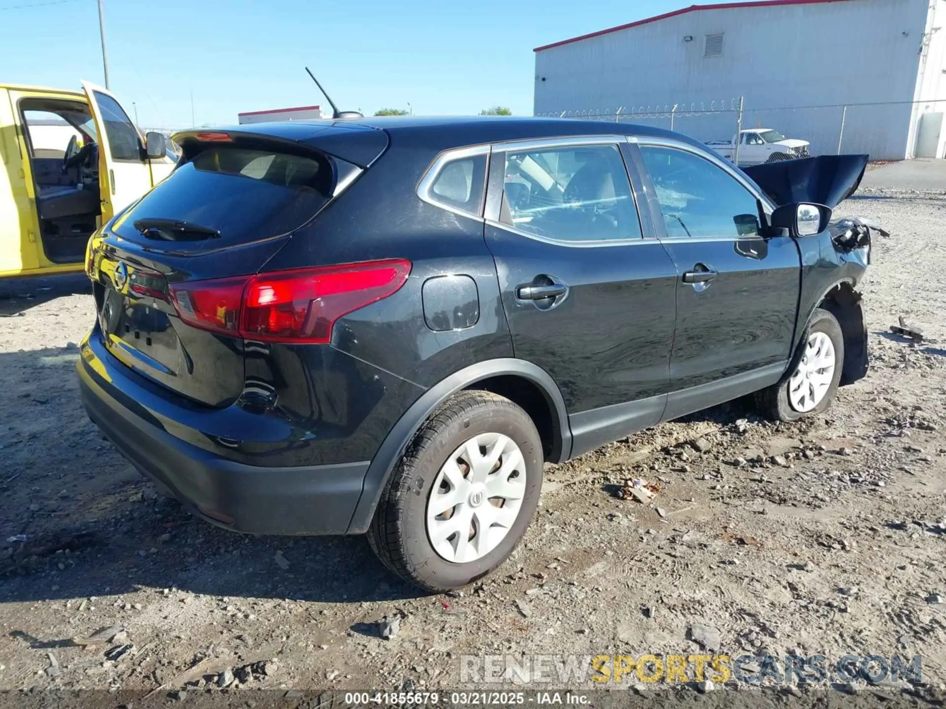 4 Photograph of a damaged car JN1BJ1CP5KW228289 NISSAN ROGUE SPORT 2019