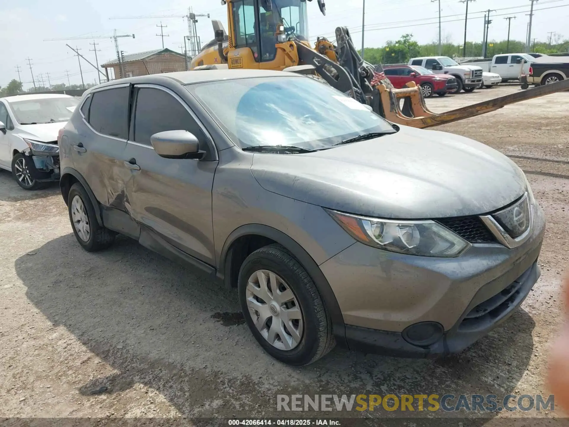 1 Photograph of a damaged car JN1BJ1CP5KW235775 NISSAN ROGUE SPORT 2019