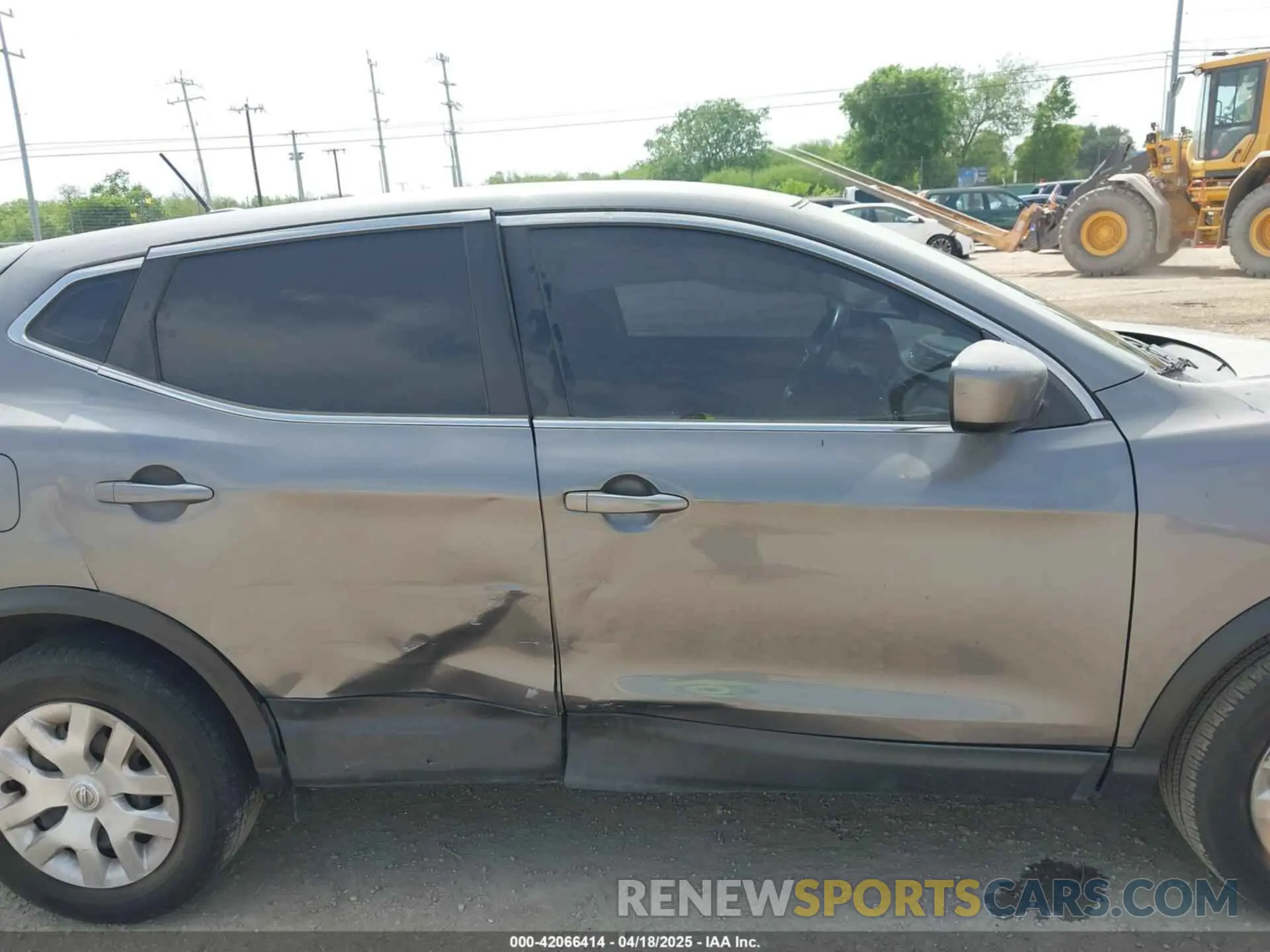 13 Photograph of a damaged car JN1BJ1CP5KW235775 NISSAN ROGUE SPORT 2019