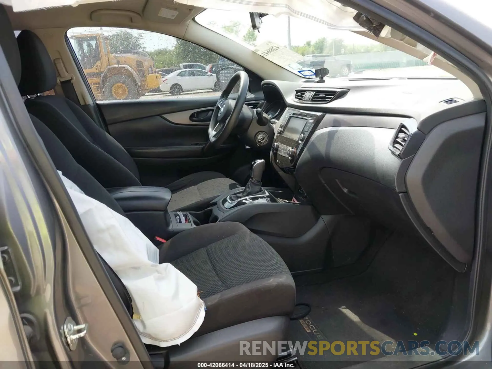 5 Photograph of a damaged car JN1BJ1CP5KW235775 NISSAN ROGUE SPORT 2019