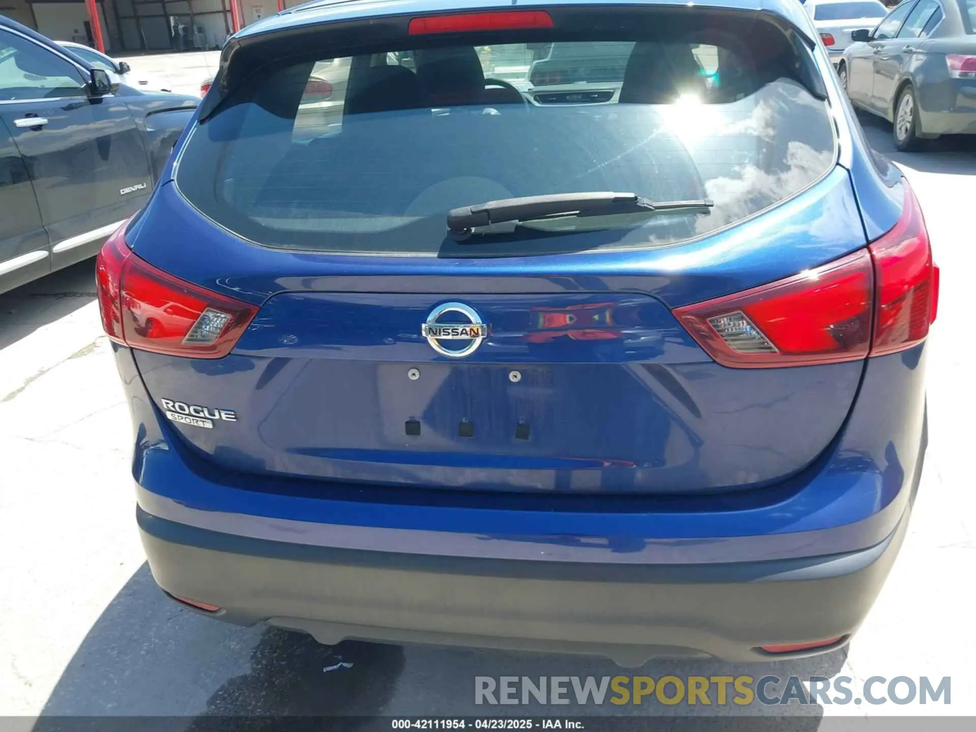 15 Photograph of a damaged car JN1BJ1CP5KW239325 NISSAN ROGUE SPORT 2019