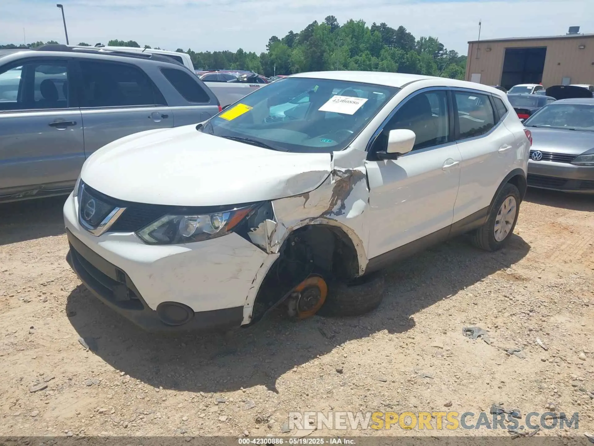 2 Photograph of a damaged car JN1BJ1CP5KW240376 NISSAN ROGUE SPORT 2019