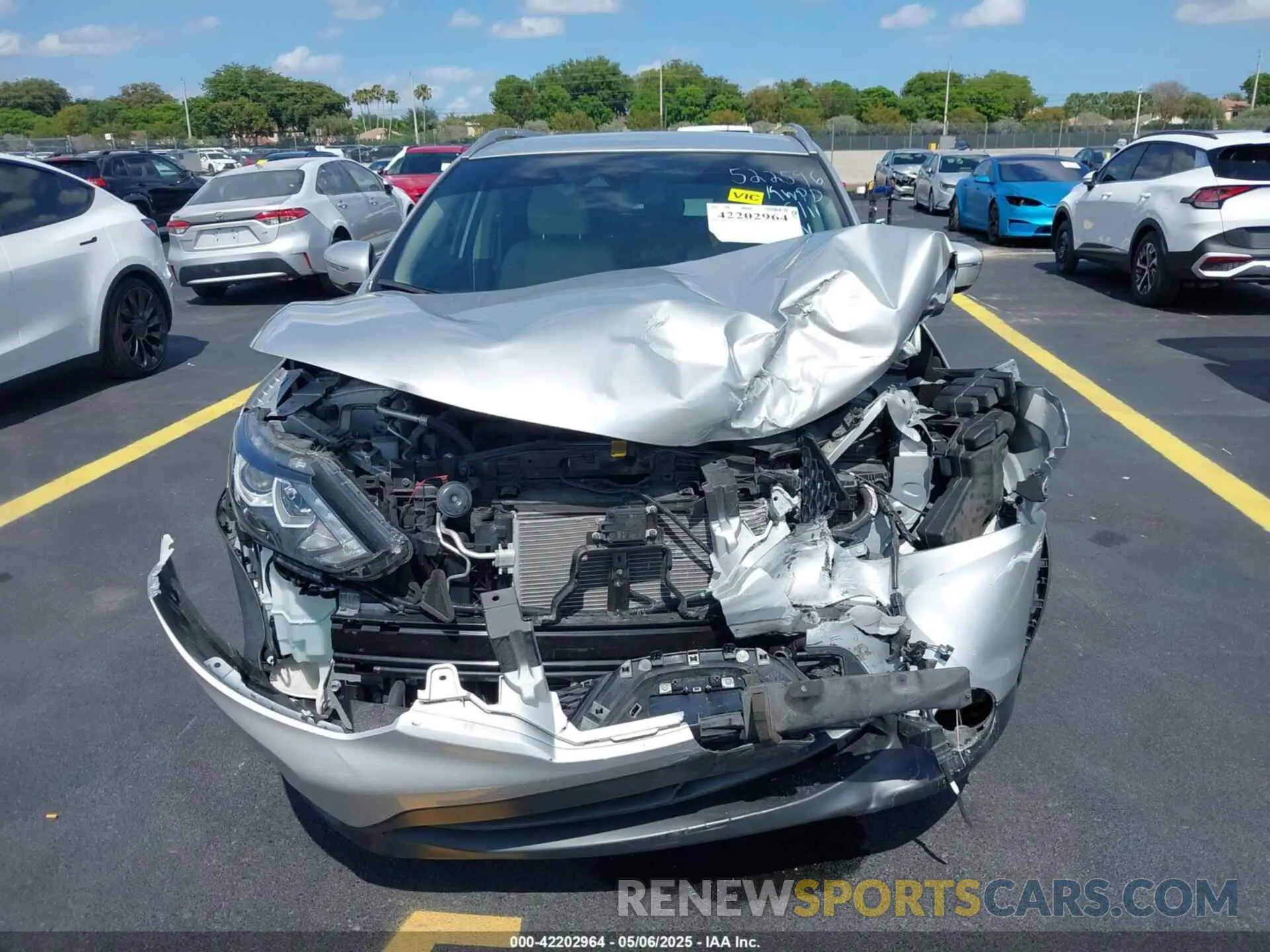 13 Photograph of a damaged car JN1BJ1CP5KW522596 NISSAN ROGUE SPORT 2019