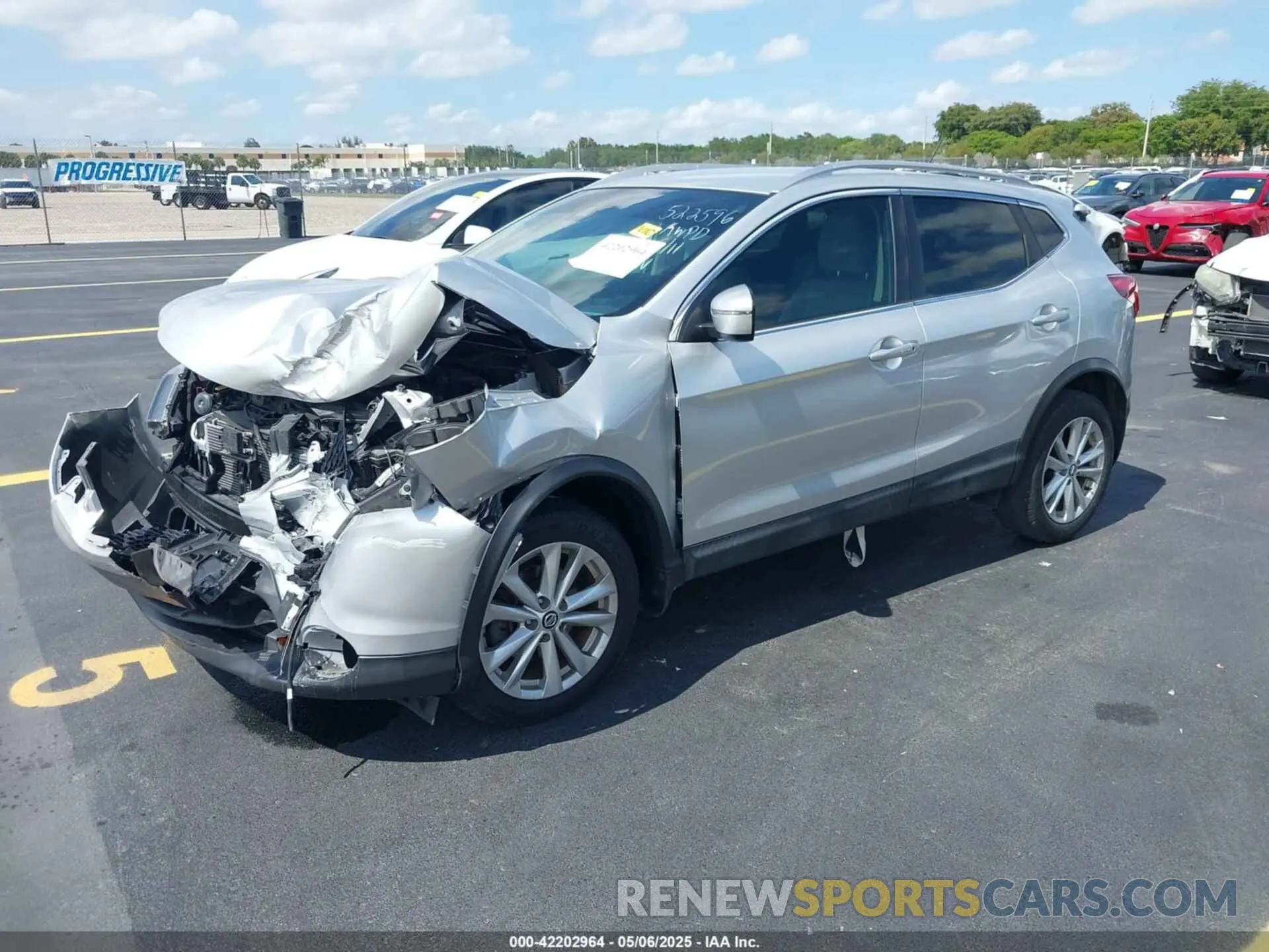 2 Photograph of a damaged car JN1BJ1CP5KW522596 NISSAN ROGUE SPORT 2019