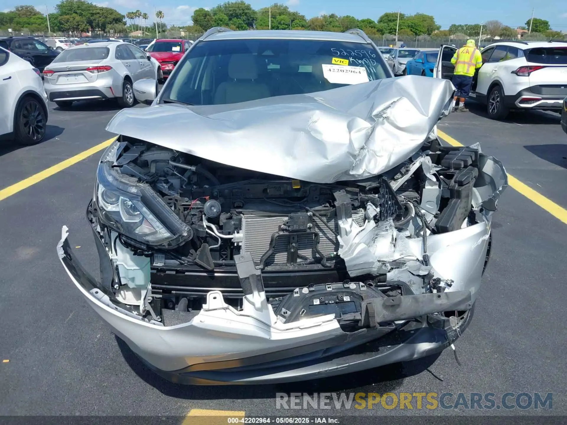 6 Photograph of a damaged car JN1BJ1CP5KW522596 NISSAN ROGUE SPORT 2019