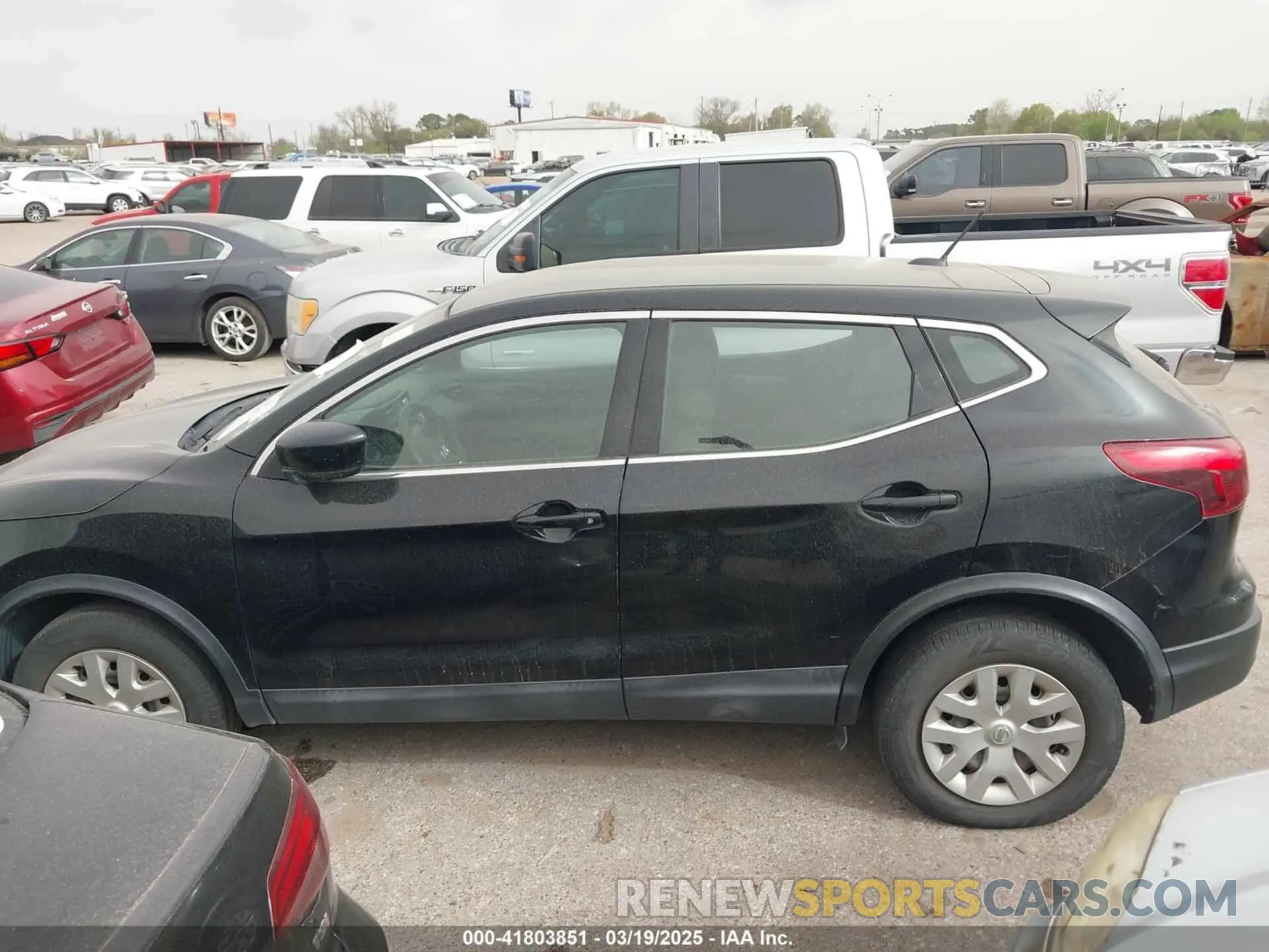 14 Photograph of a damaged car JN1BJ1CP5KW527877 NISSAN ROGUE SPORT 2019