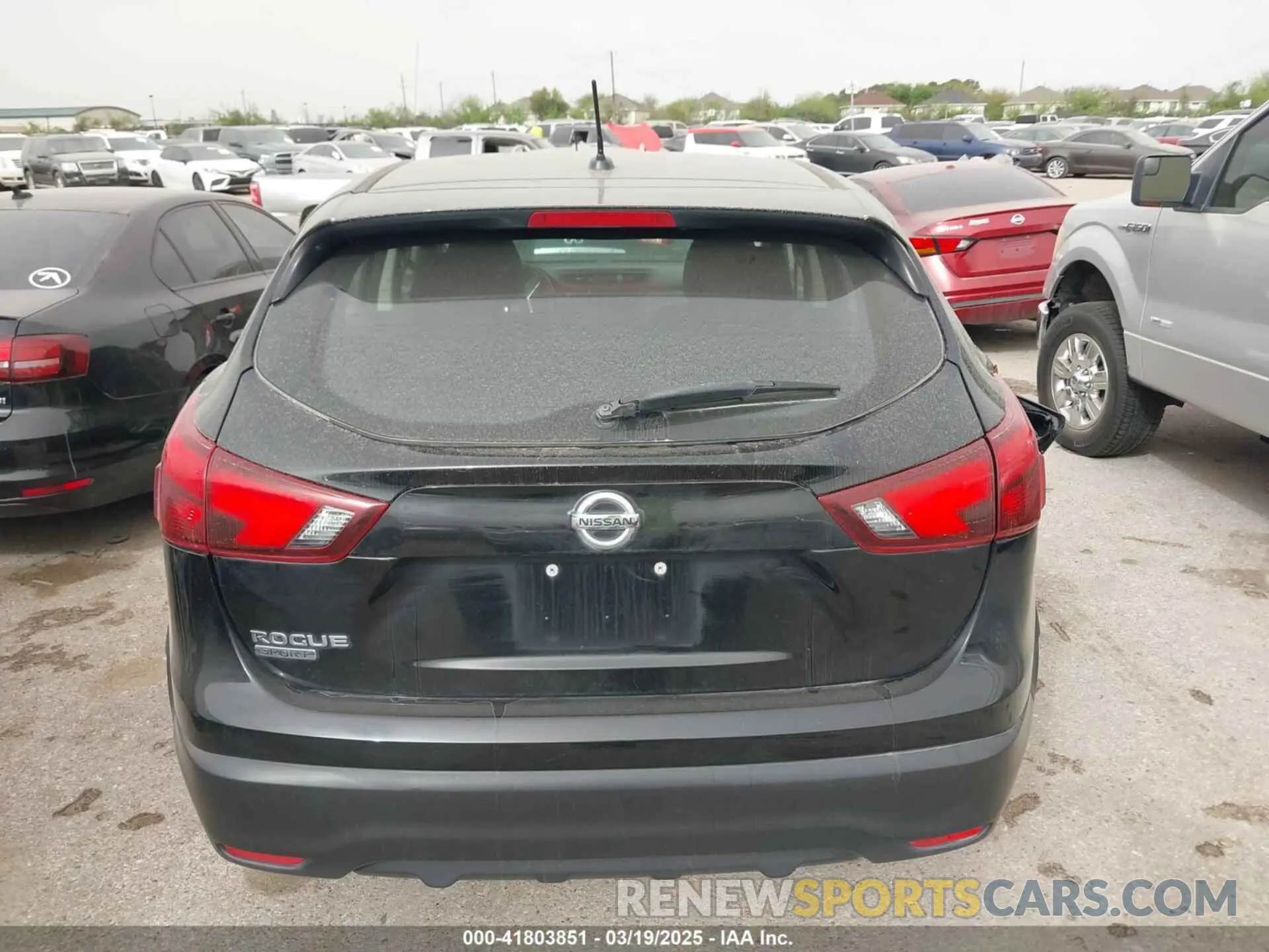 16 Photograph of a damaged car JN1BJ1CP5KW527877 NISSAN ROGUE SPORT 2019