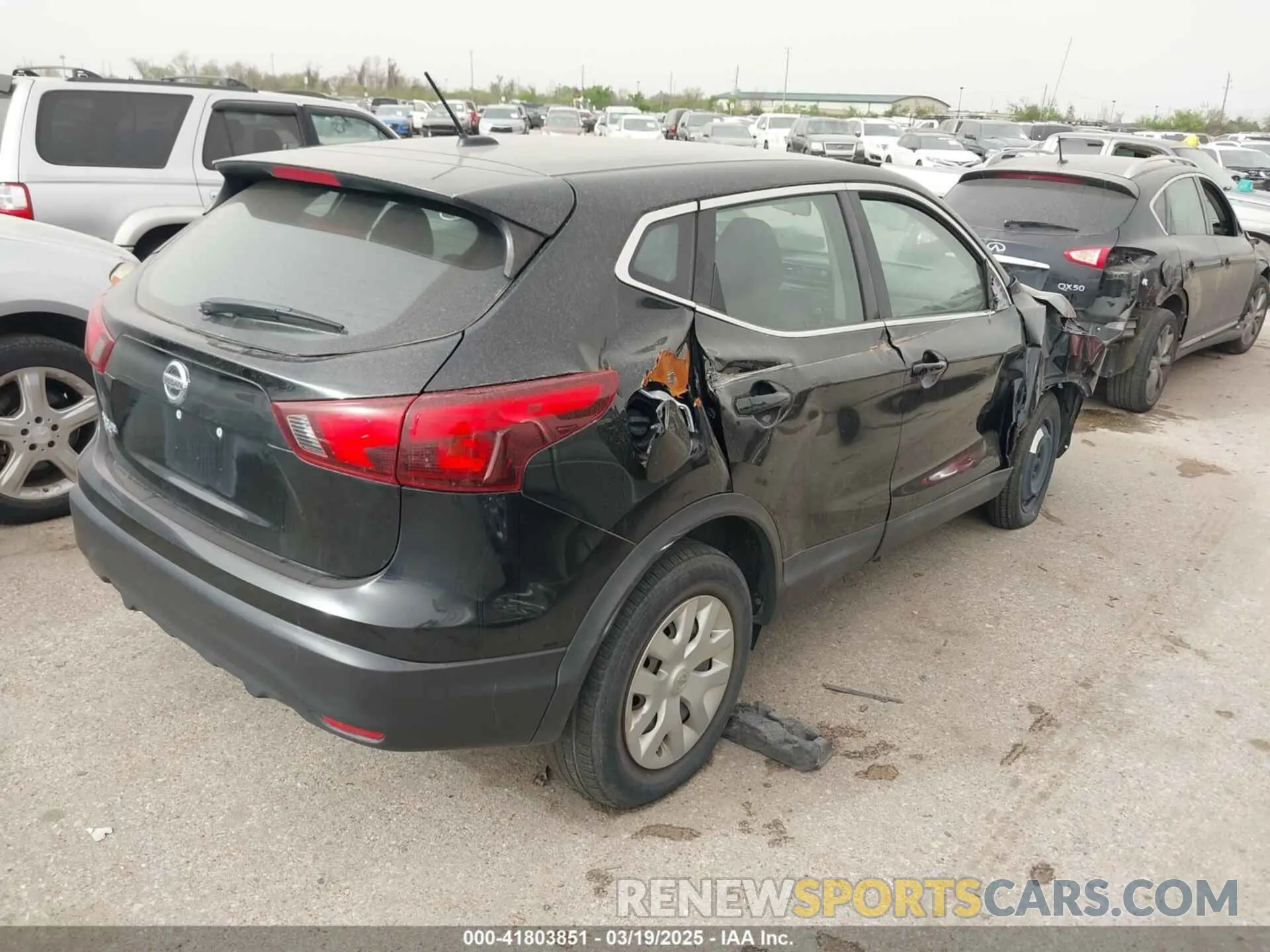 4 Photograph of a damaged car JN1BJ1CP5KW527877 NISSAN ROGUE SPORT 2019