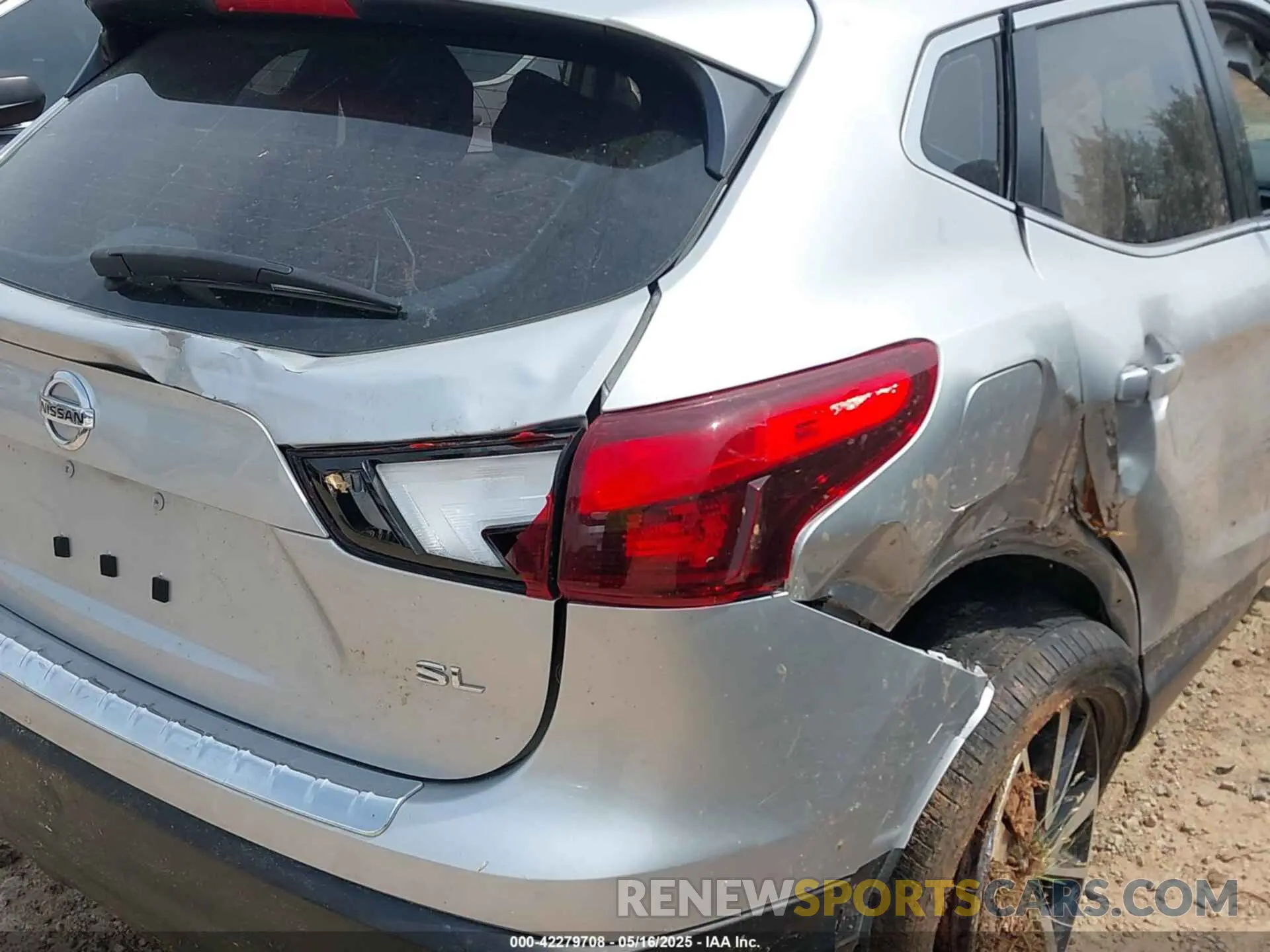 15 Photograph of a damaged car JN1BJ1CP5KW528298 NISSAN ROGUE SPORT 2019