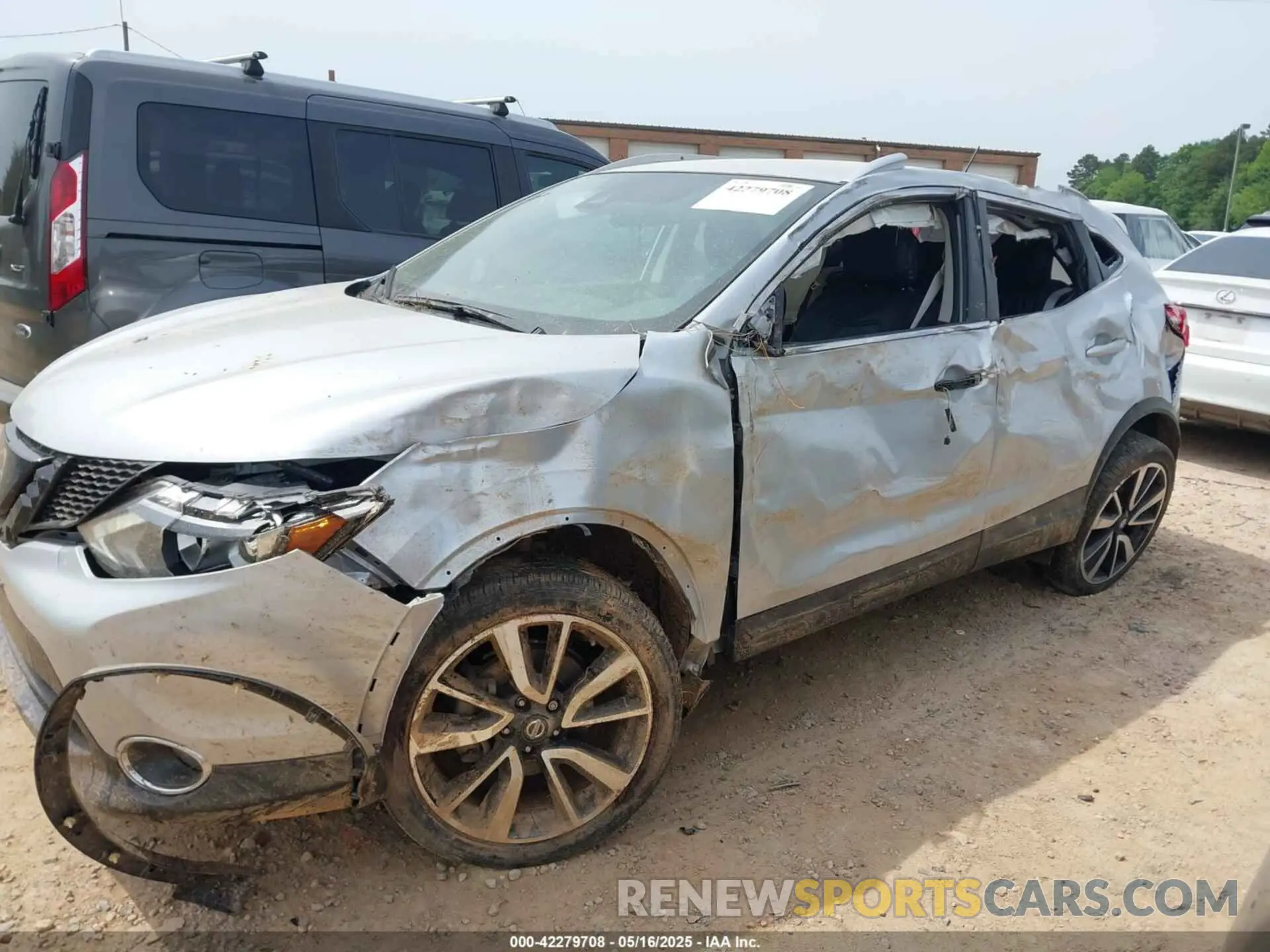6 Photograph of a damaged car JN1BJ1CP5KW528298 NISSAN ROGUE SPORT 2019