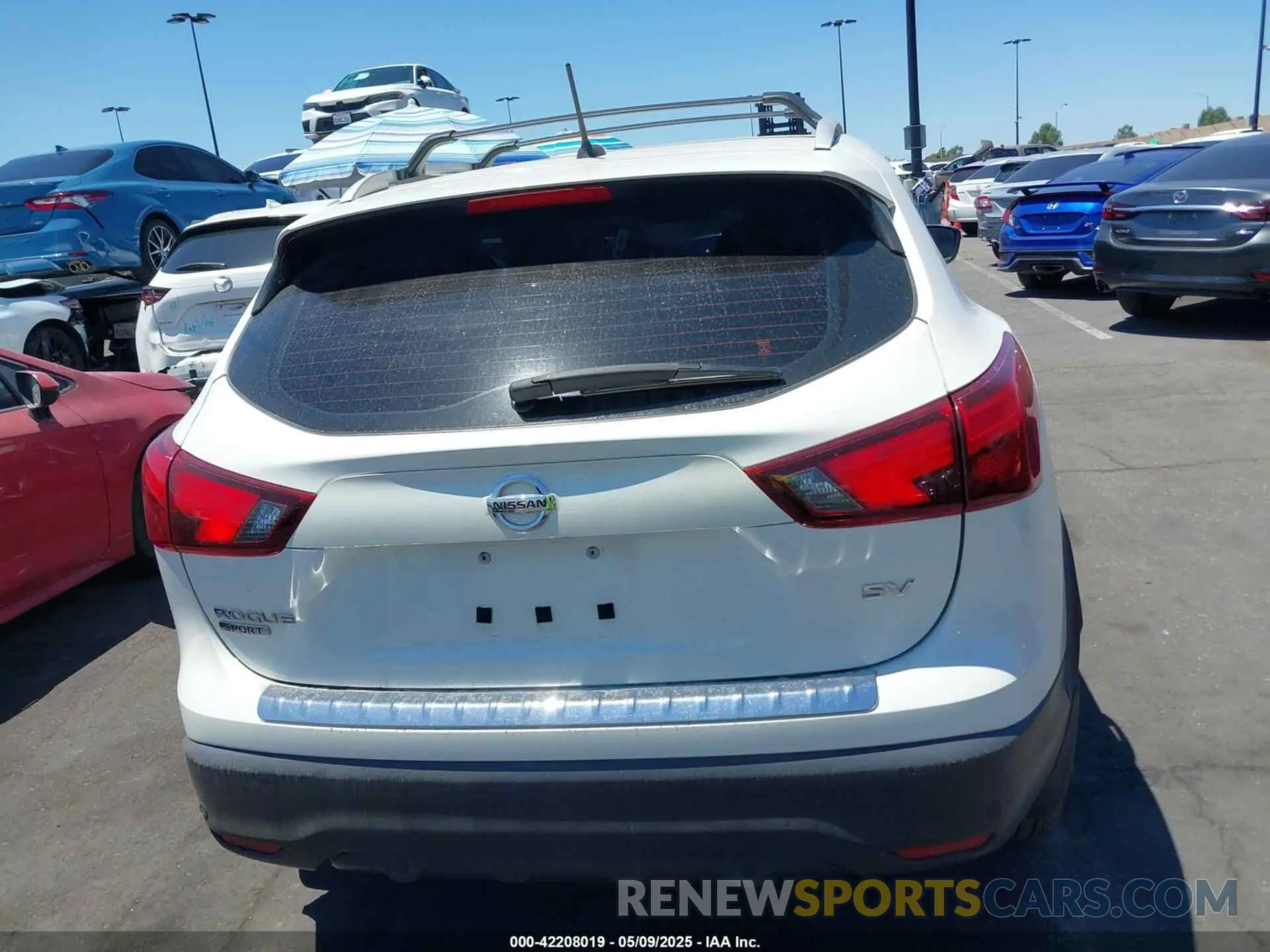 16 Photograph of a damaged car JN1BJ1CP6KW210321 NISSAN ROGUE SPORT 2019