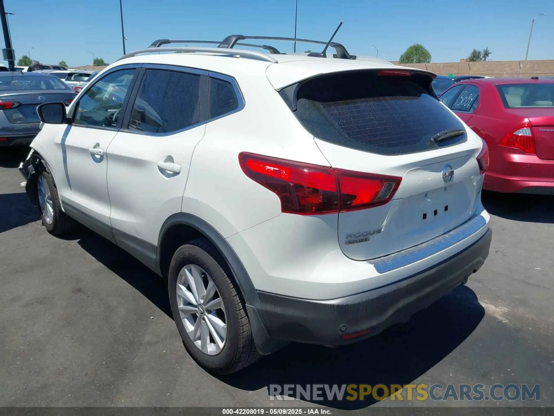 3 Photograph of a damaged car JN1BJ1CP6KW210321 NISSAN ROGUE SPORT 2019