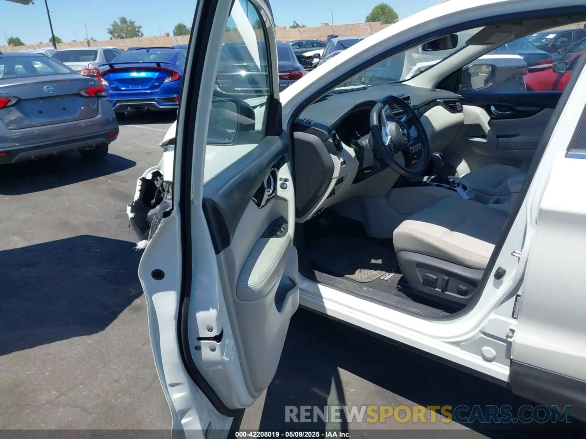 5 Photograph of a damaged car JN1BJ1CP6KW210321 NISSAN ROGUE SPORT 2019