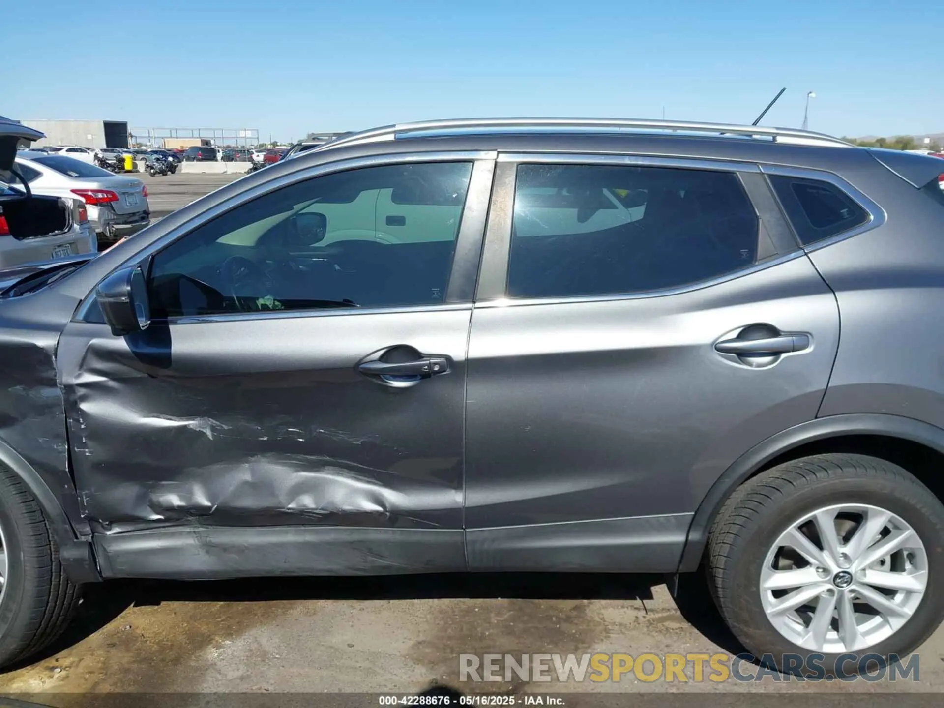 14 Photograph of a damaged car JN1BJ1CP6KW214496 NISSAN ROGUE SPORT 2019