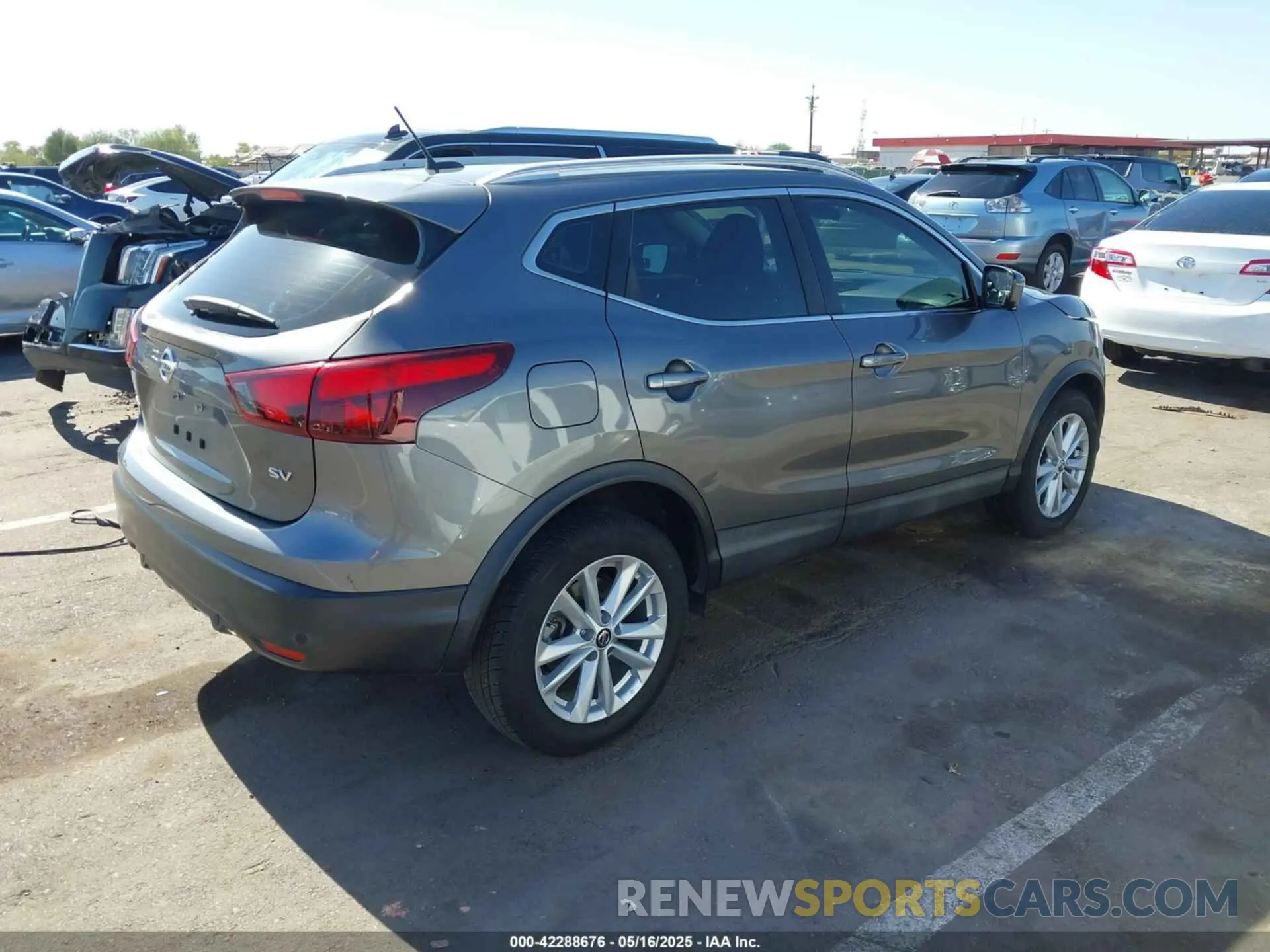 4 Photograph of a damaged car JN1BJ1CP6KW214496 NISSAN ROGUE SPORT 2019