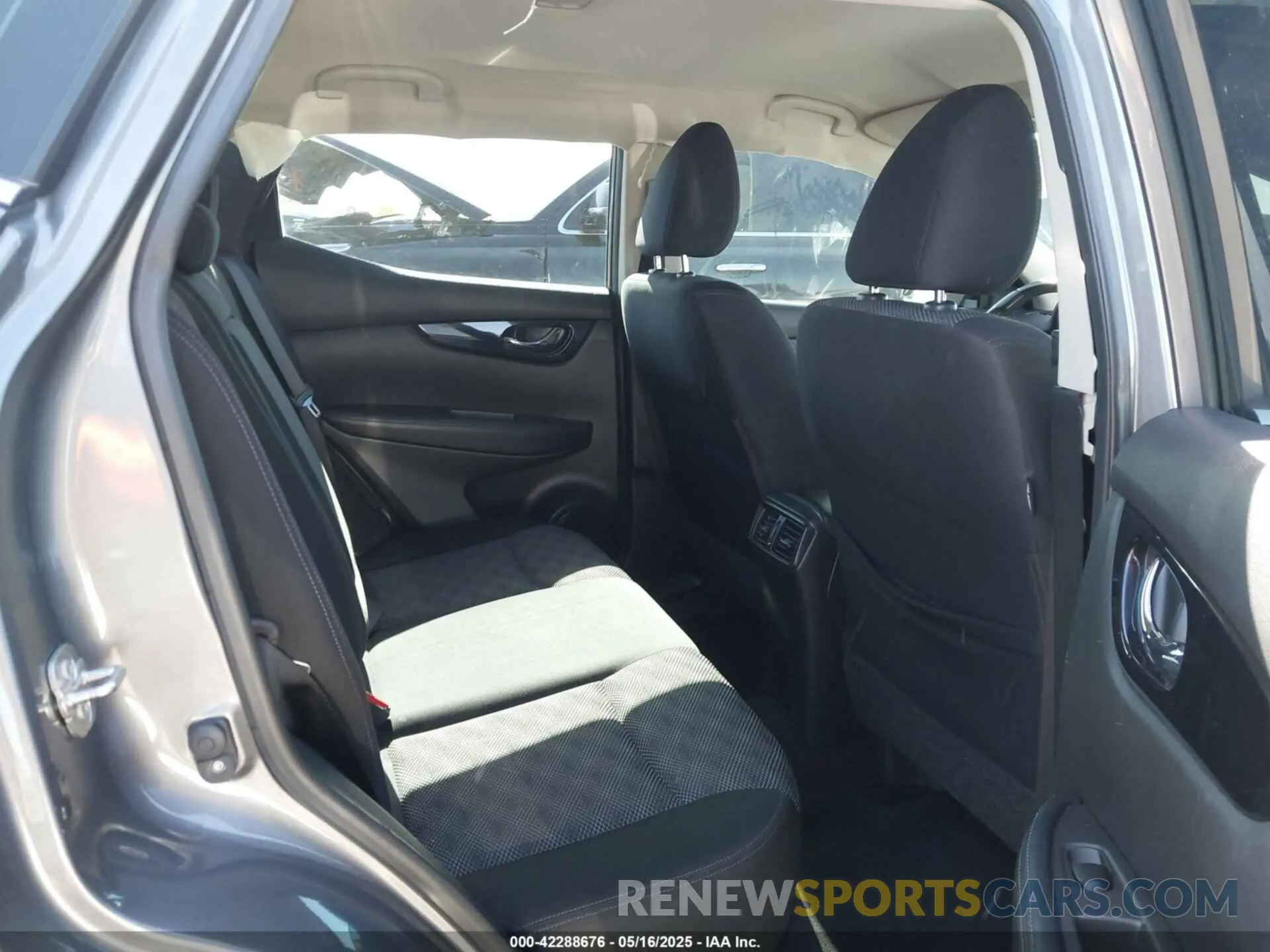 8 Photograph of a damaged car JN1BJ1CP6KW214496 NISSAN ROGUE SPORT 2019