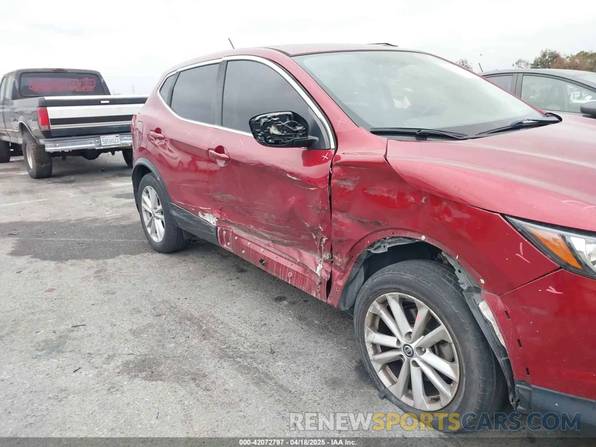6 Photograph of a damaged car JN1BJ1CP6KW218824 NISSAN ROGUE SPORT 2019