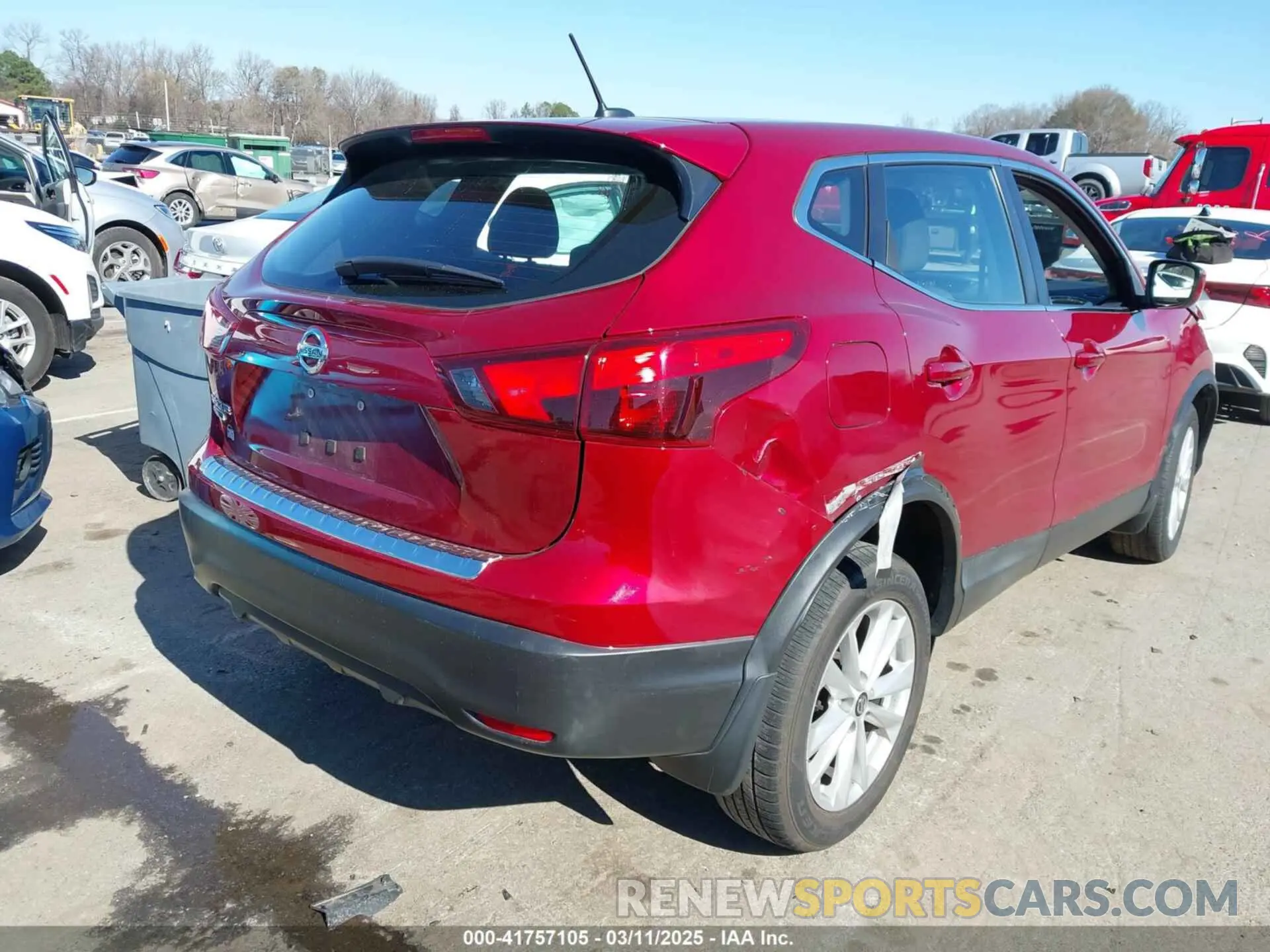4 Photograph of a damaged car JN1BJ1CP6KW219973 NISSAN ROGUE SPORT 2019