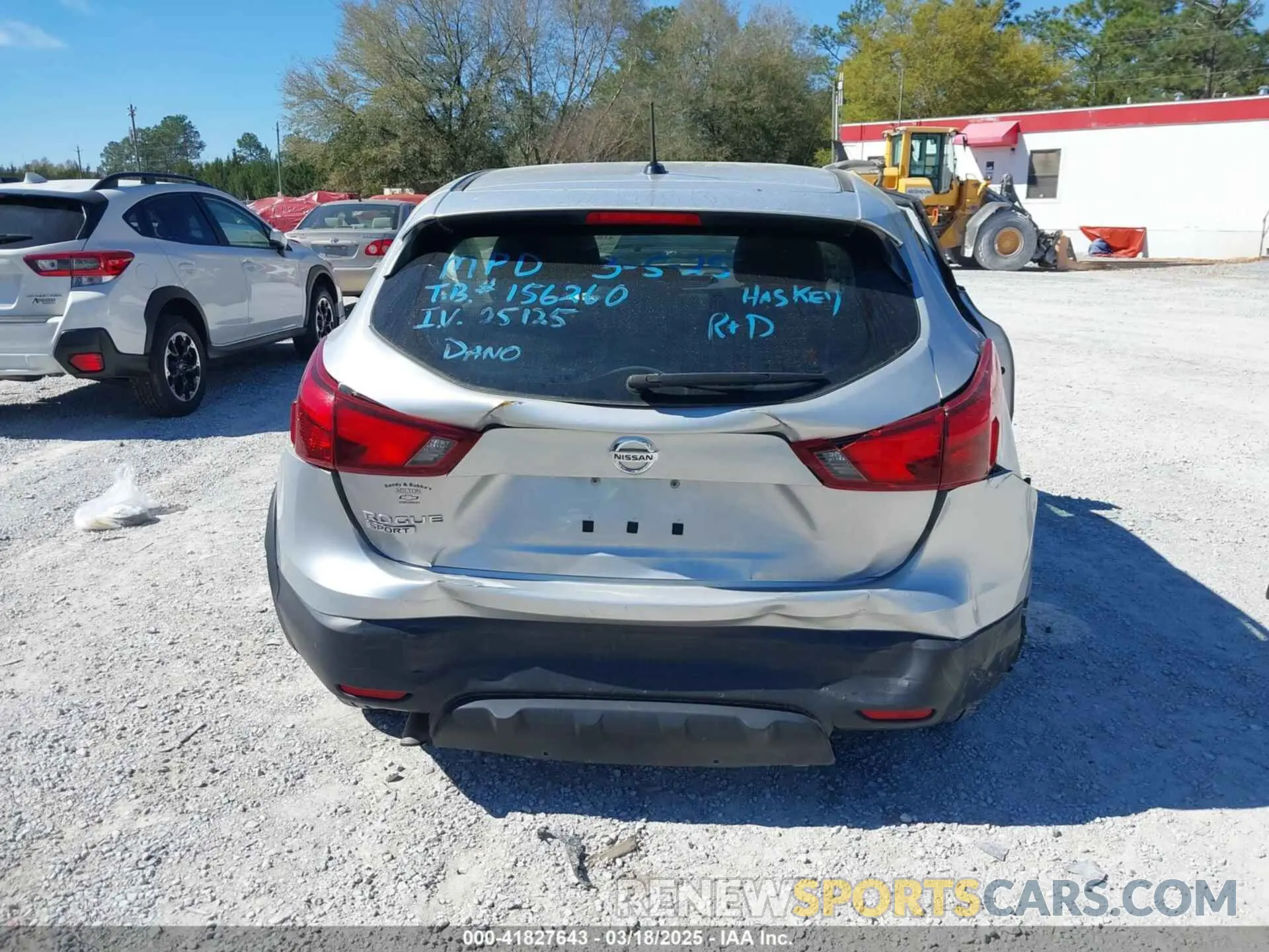 17 Photograph of a damaged car JN1BJ1CP6KW525927 NISSAN ROGUE SPORT 2019