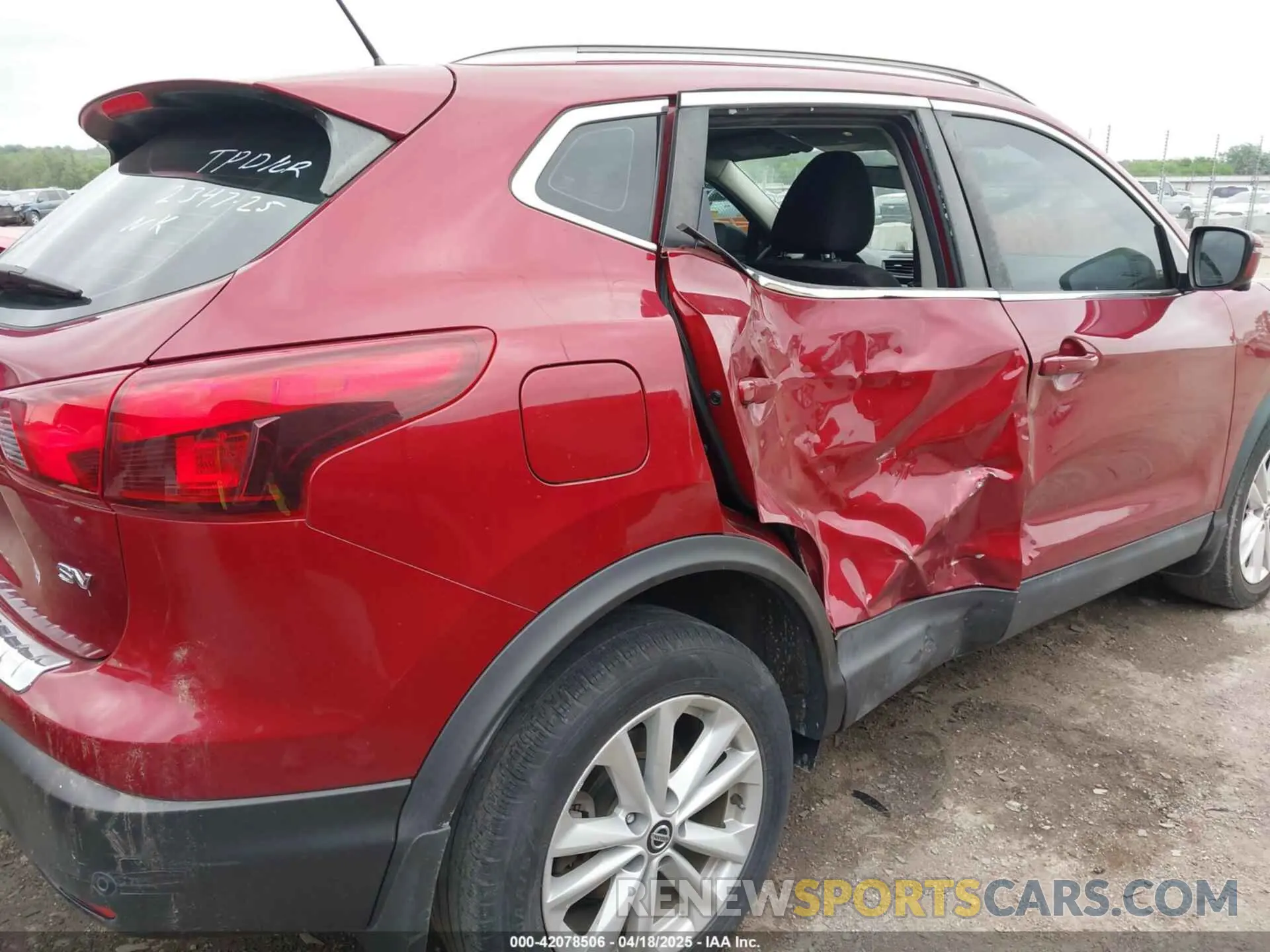 6 Photograph of a damaged car JN1BJ1CP7KW227192 NISSAN ROGUE SPORT 2019