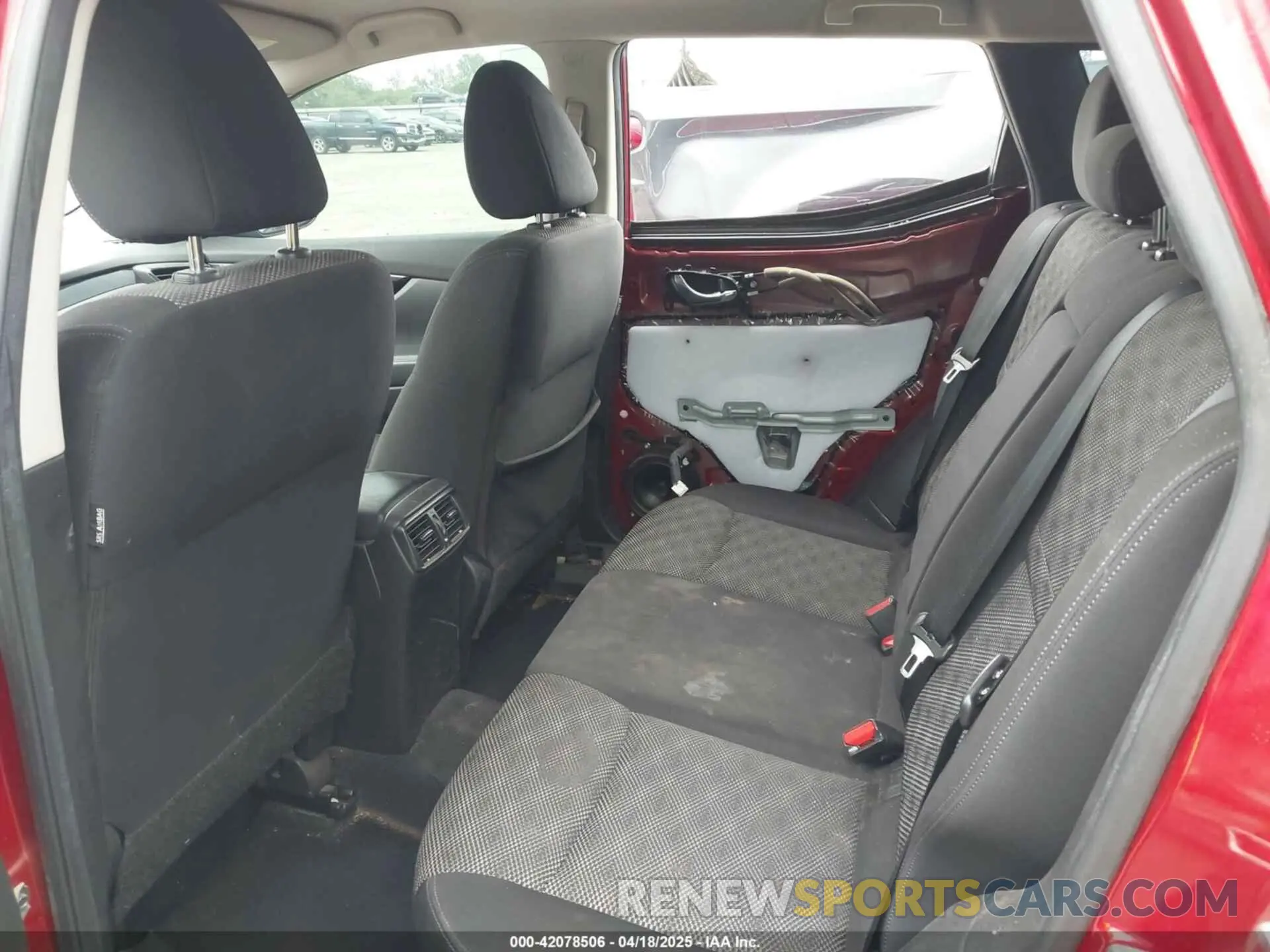 8 Photograph of a damaged car JN1BJ1CP7KW227192 NISSAN ROGUE SPORT 2019