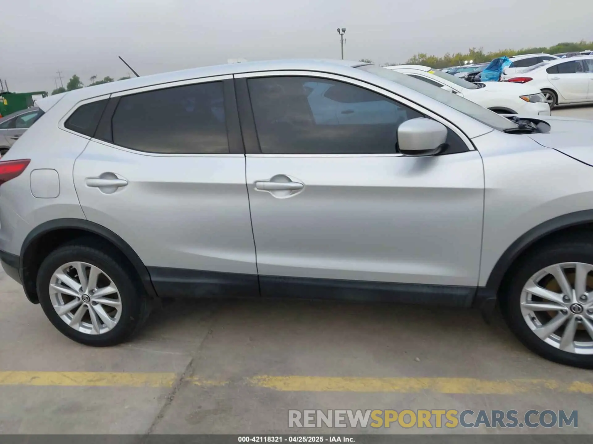 13 Photograph of a damaged car JN1BJ1CP7KW229489 NISSAN ROGUE SPORT 2019