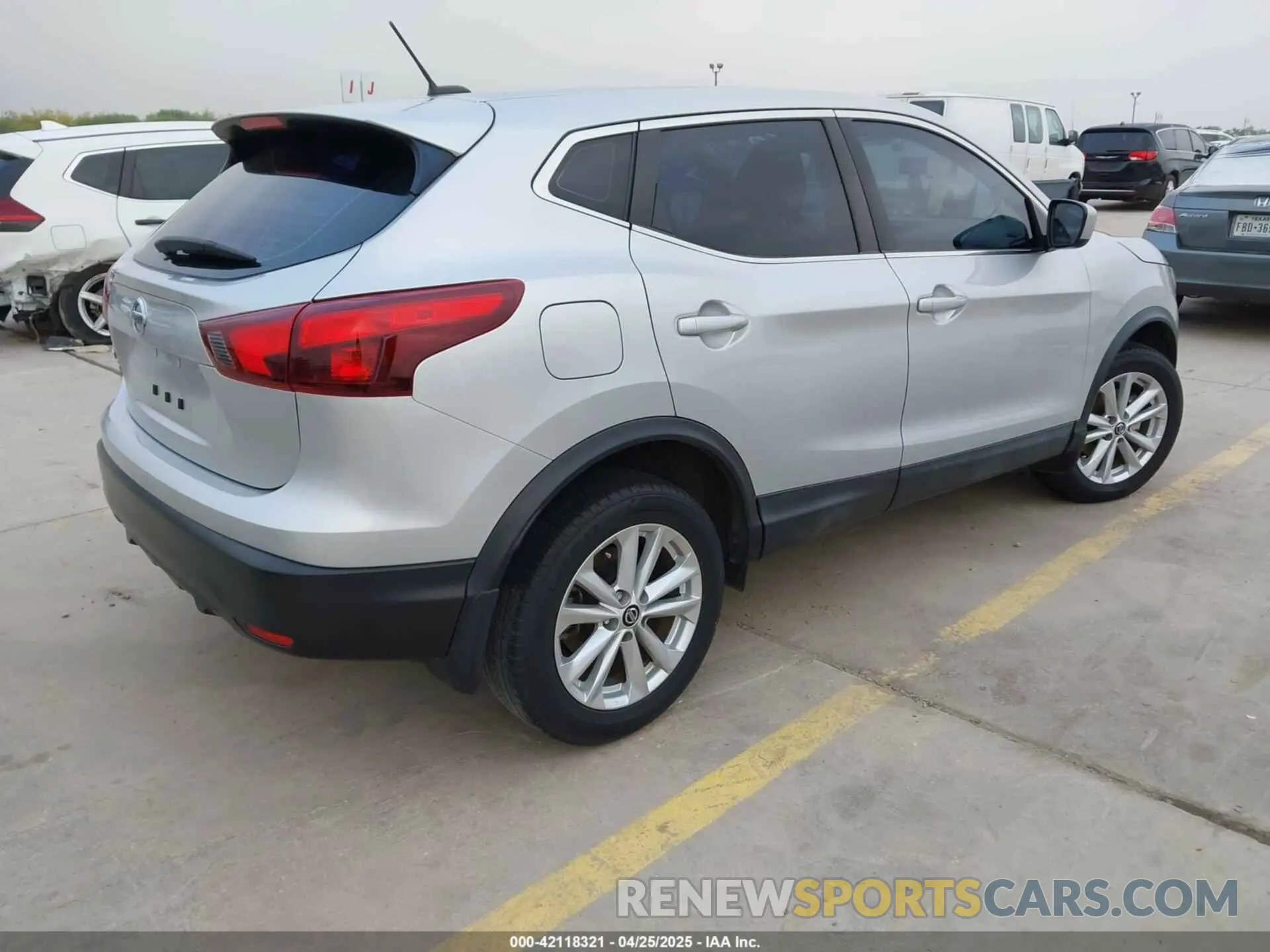 4 Photograph of a damaged car JN1BJ1CP7KW229489 NISSAN ROGUE SPORT 2019