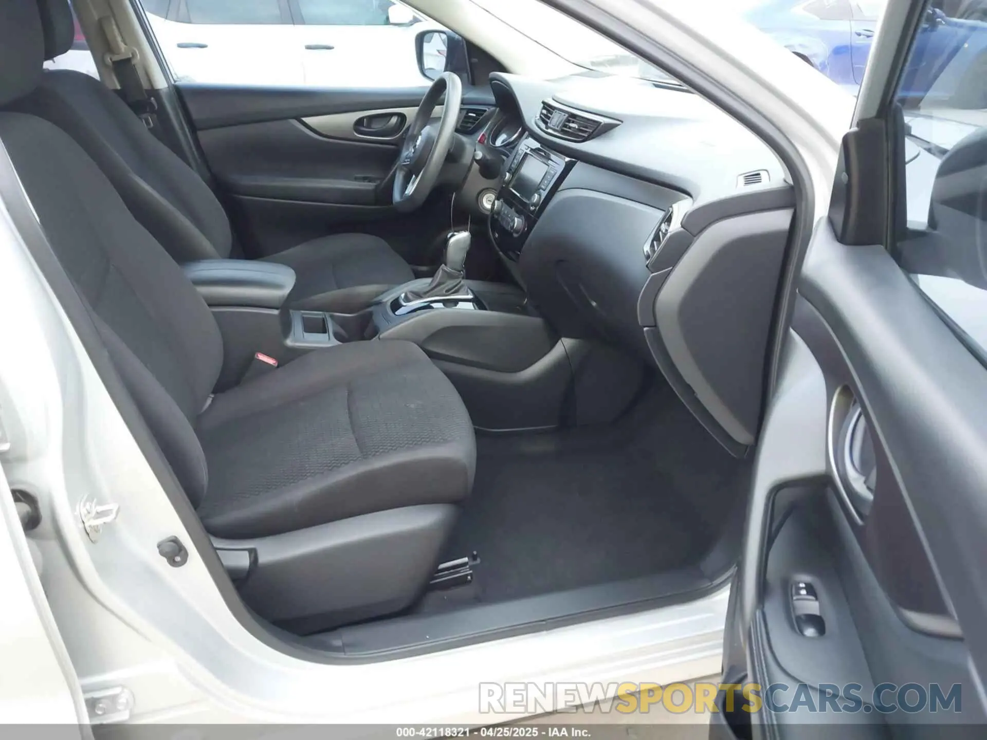 5 Photograph of a damaged car JN1BJ1CP7KW229489 NISSAN ROGUE SPORT 2019