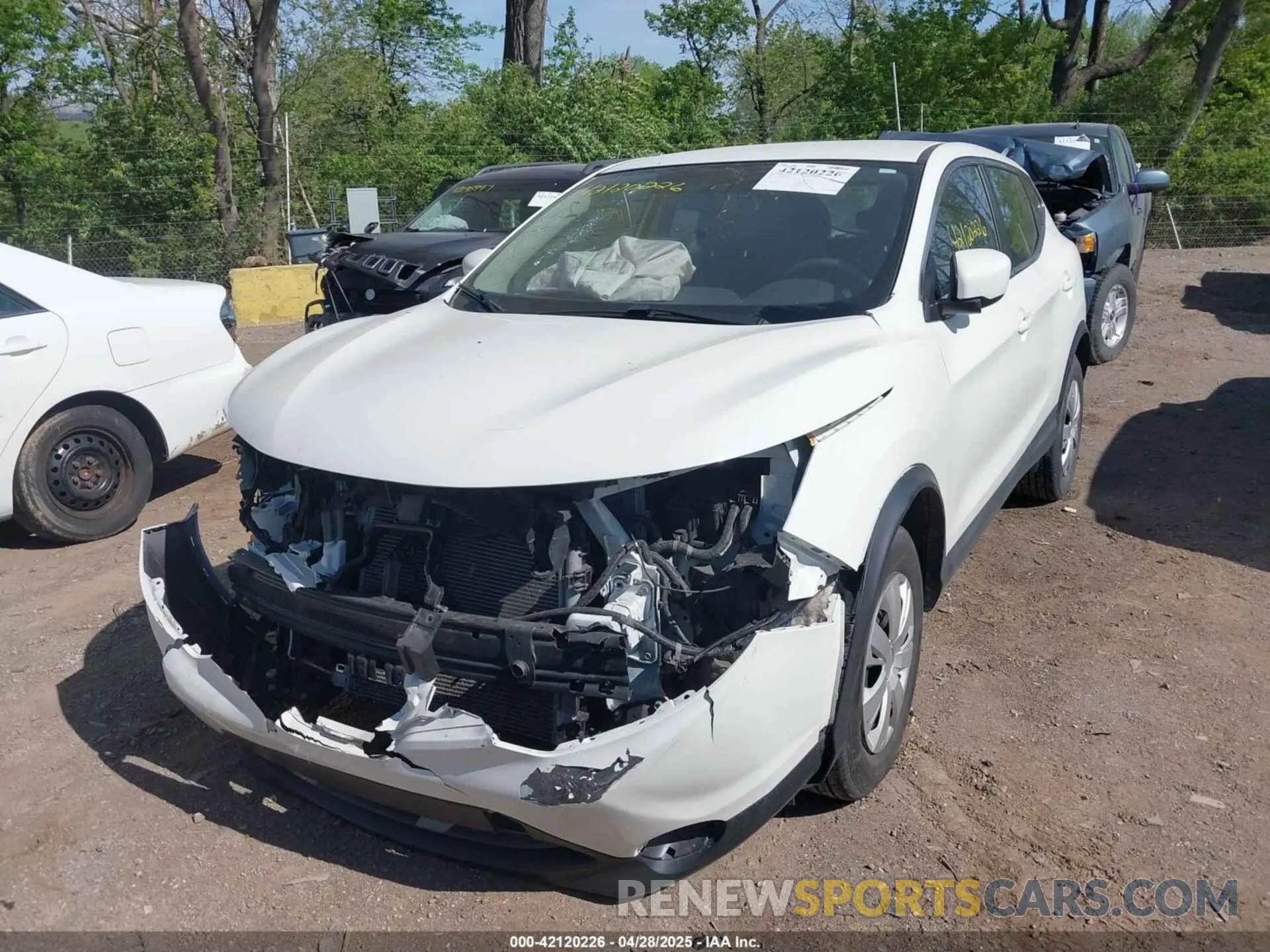 2 Photograph of a damaged car JN1BJ1CP7KW236426 NISSAN ROGUE SPORT 2019