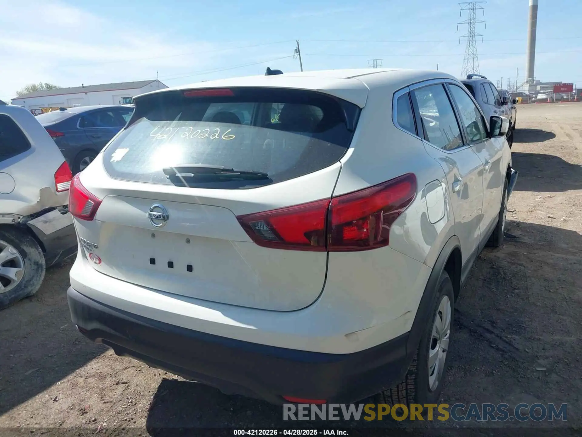 4 Photograph of a damaged car JN1BJ1CP7KW236426 NISSAN ROGUE SPORT 2019
