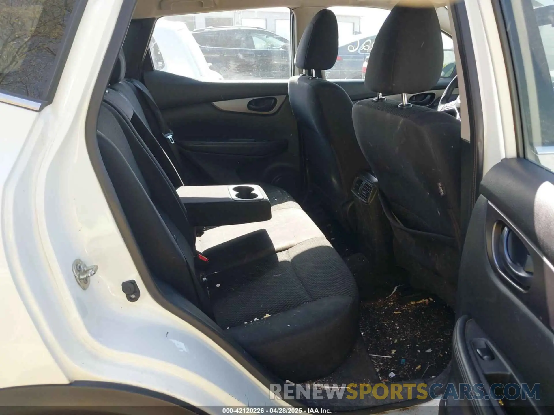 8 Photograph of a damaged car JN1BJ1CP7KW236426 NISSAN ROGUE SPORT 2019