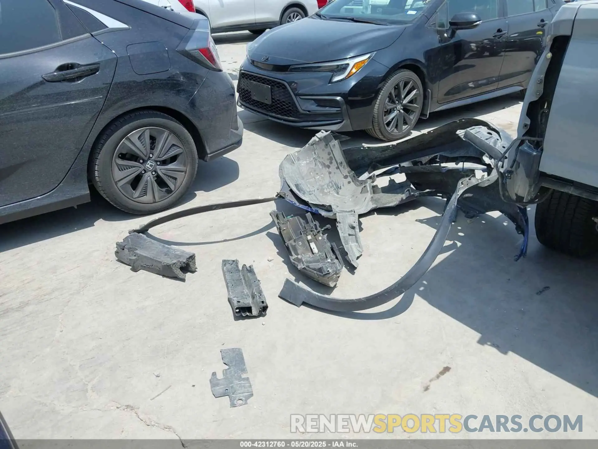 12 Photograph of a damaged car JN1BJ1CP7KW236524 NISSAN ROGUE SPORT 2019