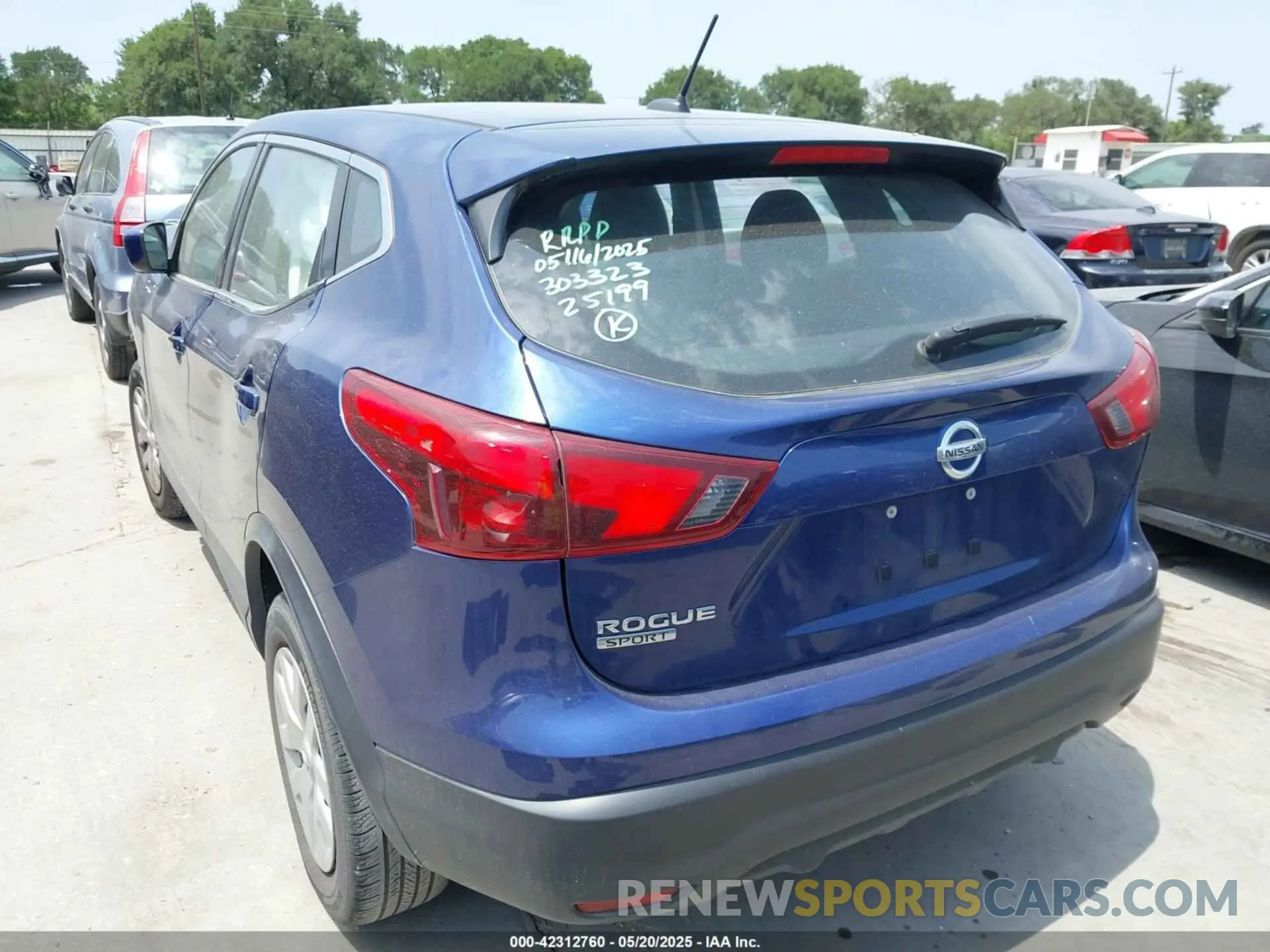 3 Photograph of a damaged car JN1BJ1CP7KW236524 NISSAN ROGUE SPORT 2019