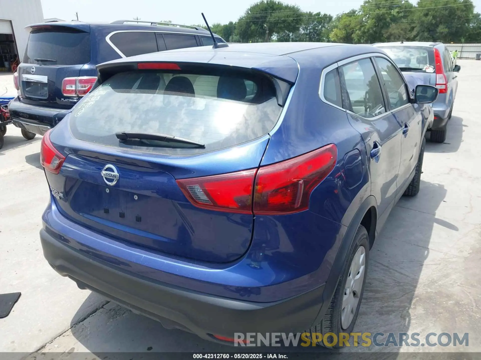 4 Photograph of a damaged car JN1BJ1CP7KW236524 NISSAN ROGUE SPORT 2019