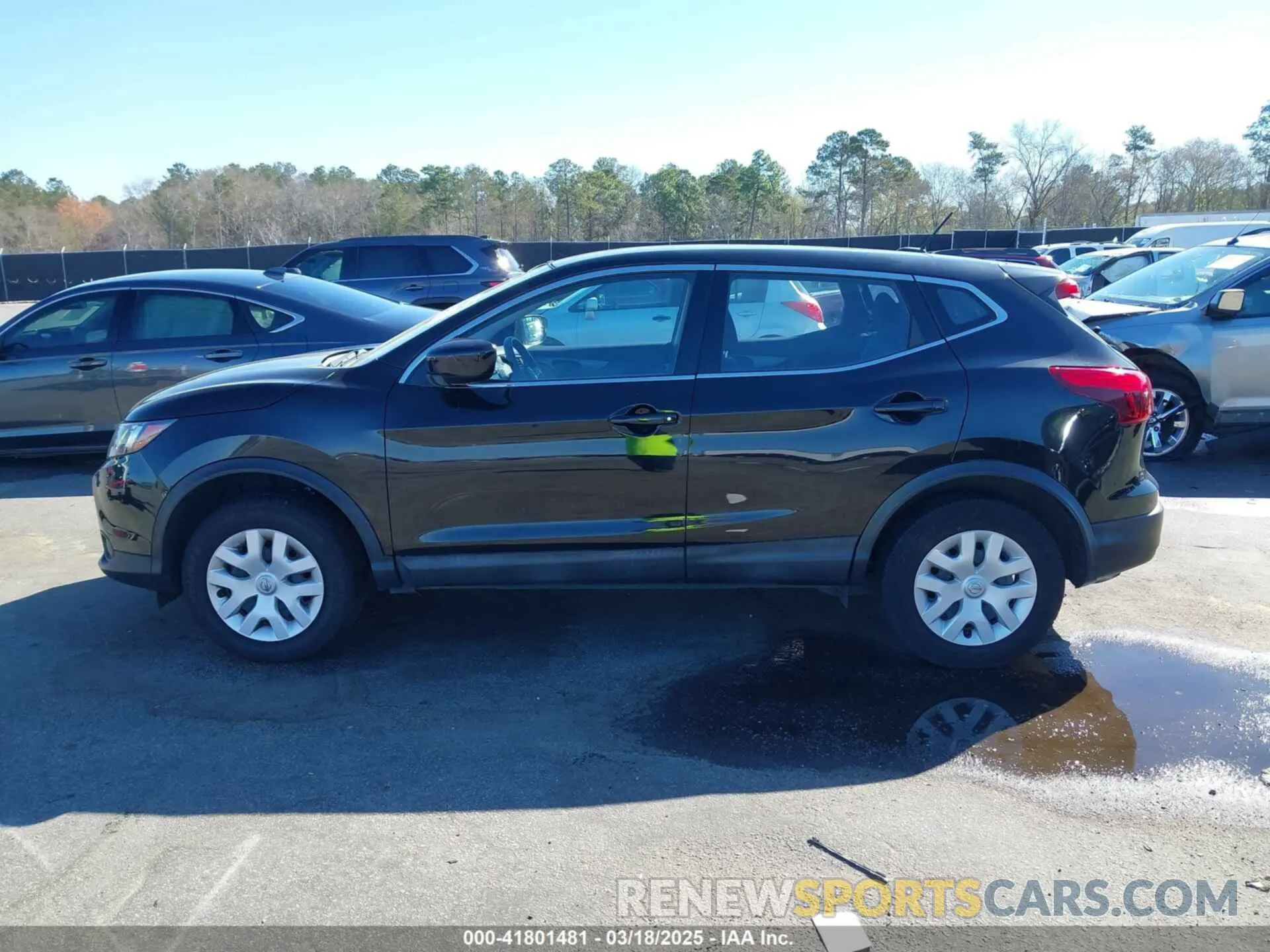 14 Photograph of a damaged car JN1BJ1CP7KW239326 NISSAN ROGUE SPORT 2019
