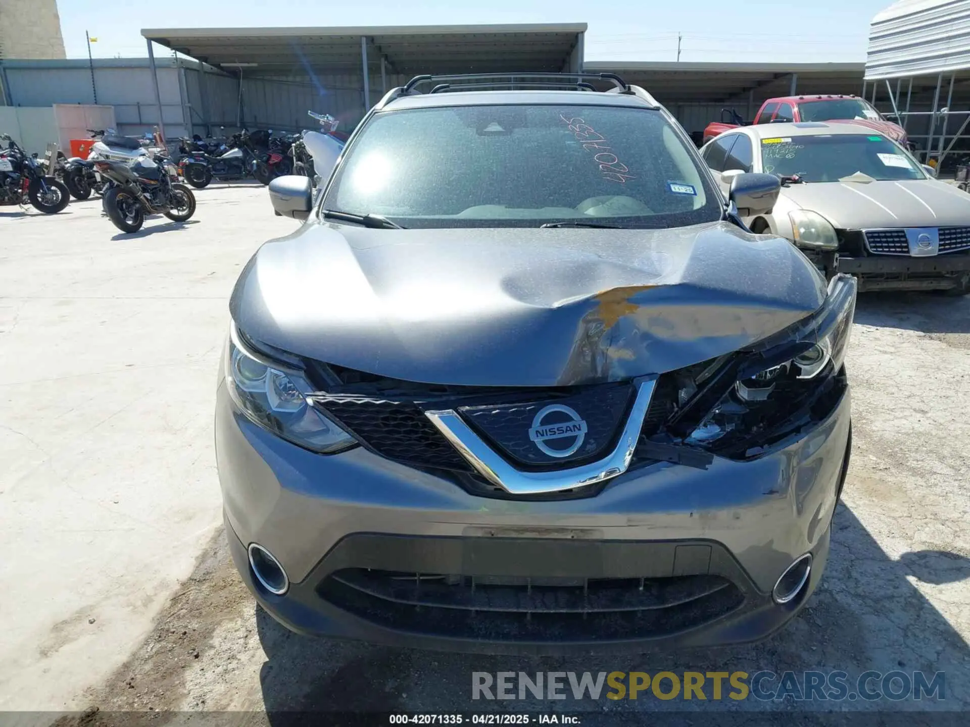 12 Photograph of a damaged car JN1BJ1CP7KW526147 NISSAN ROGUE SPORT 2019