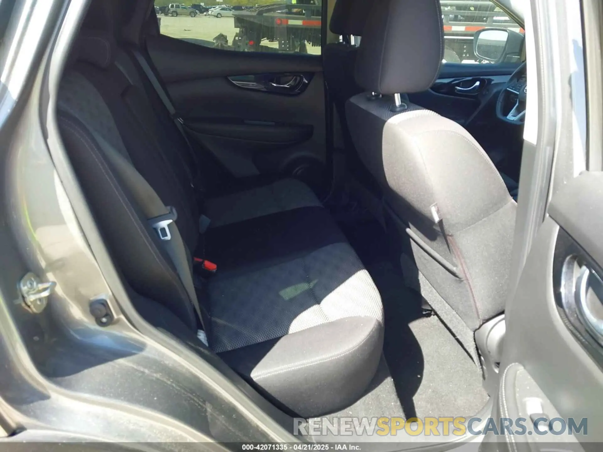 8 Photograph of a damaged car JN1BJ1CP7KW526147 NISSAN ROGUE SPORT 2019