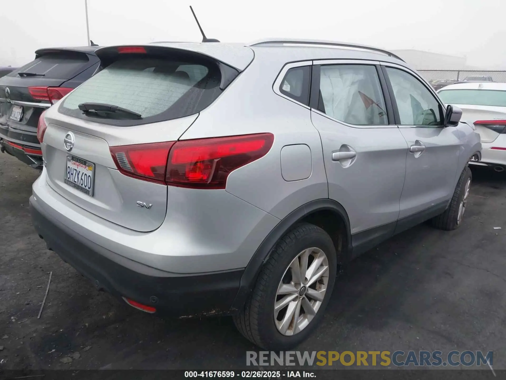 4 Photograph of a damaged car JN1BJ1CP8KW215701 NISSAN ROGUE SPORT 2019