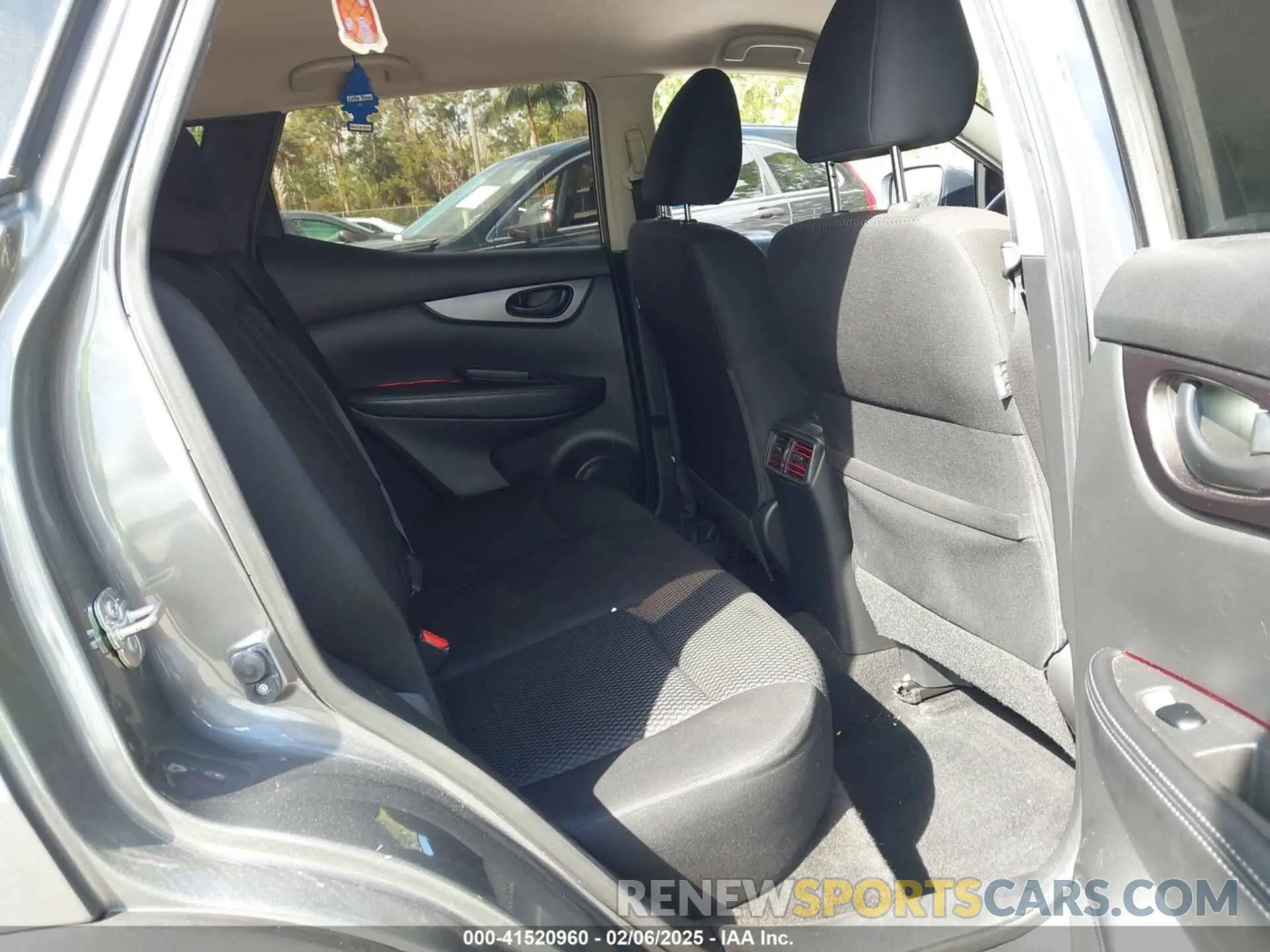 8 Photograph of a damaged car JN1BJ1CP8KW217691 NISSAN ROGUE SPORT 2019