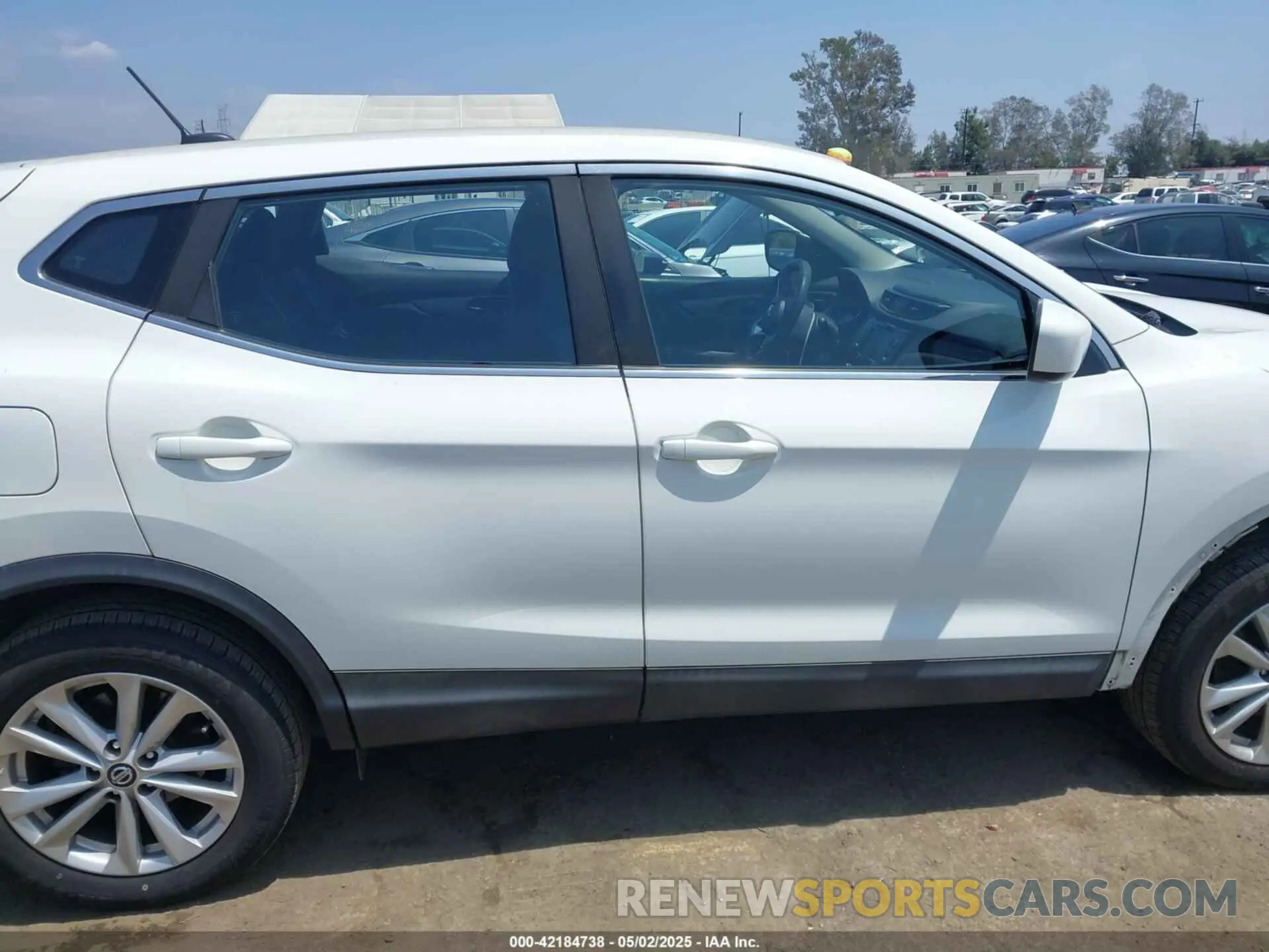 14 Photograph of a damaged car JN1BJ1CP8KW222406 NISSAN ROGUE SPORT 2019