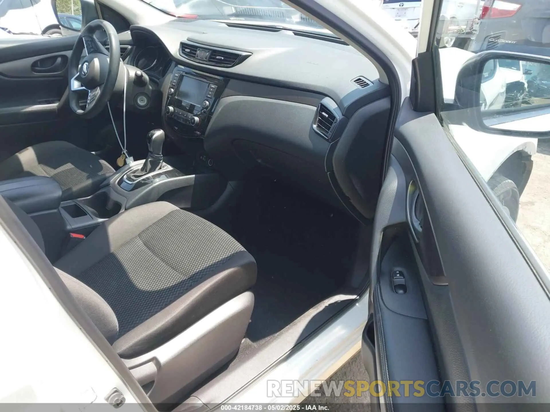 5 Photograph of a damaged car JN1BJ1CP8KW222406 NISSAN ROGUE SPORT 2019