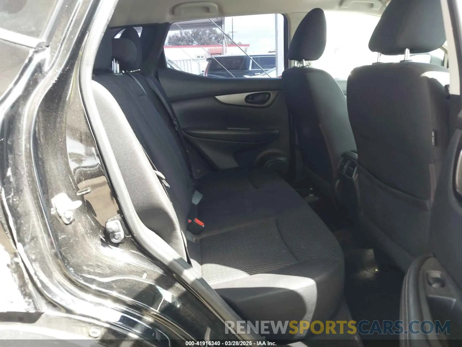 8 Photograph of a damaged car JN1BJ1CP8KW227072 NISSAN ROGUE SPORT 2019