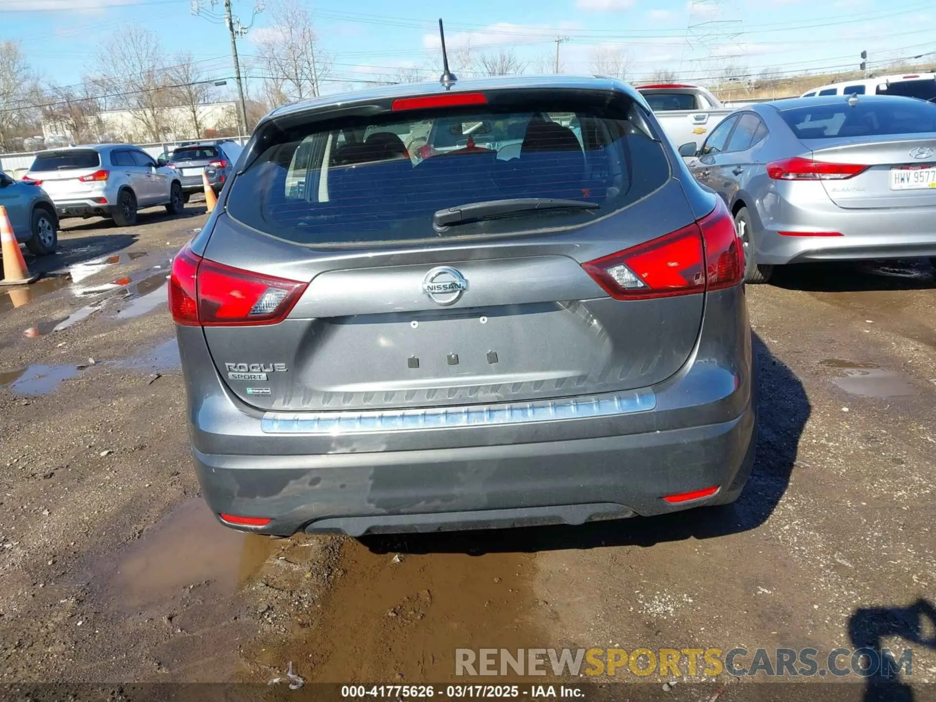 16 Photograph of a damaged car JN1BJ1CP8KW231932 NISSAN ROGUE SPORT 2019