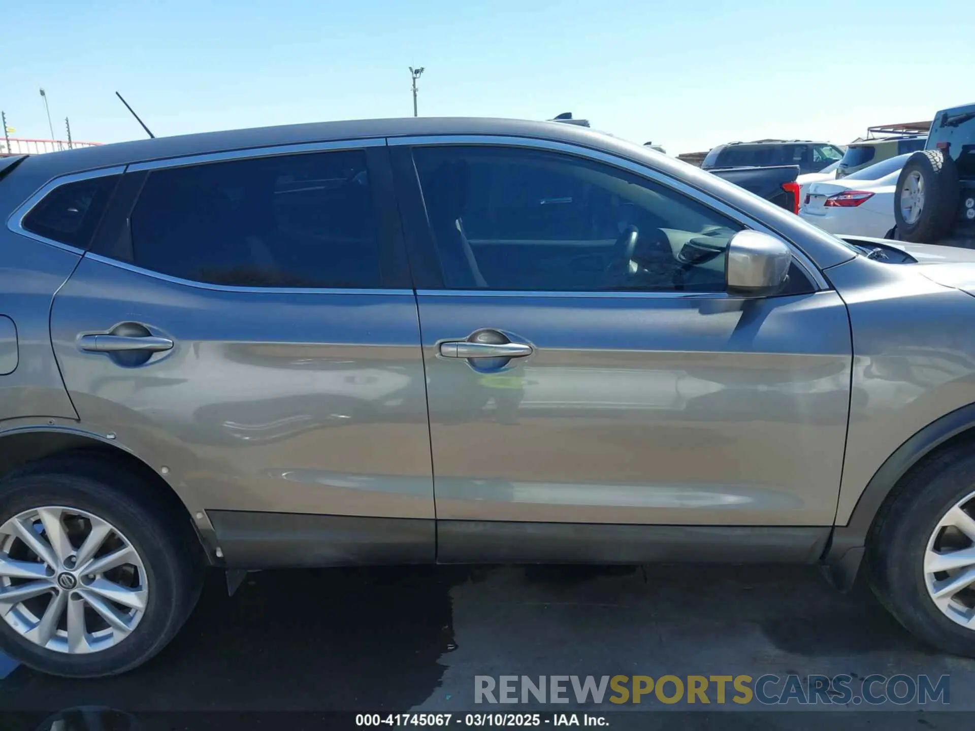 14 Photograph of a damaged car JN1BJ1CP8KW236905 NISSAN ROGUE SPORT 2019