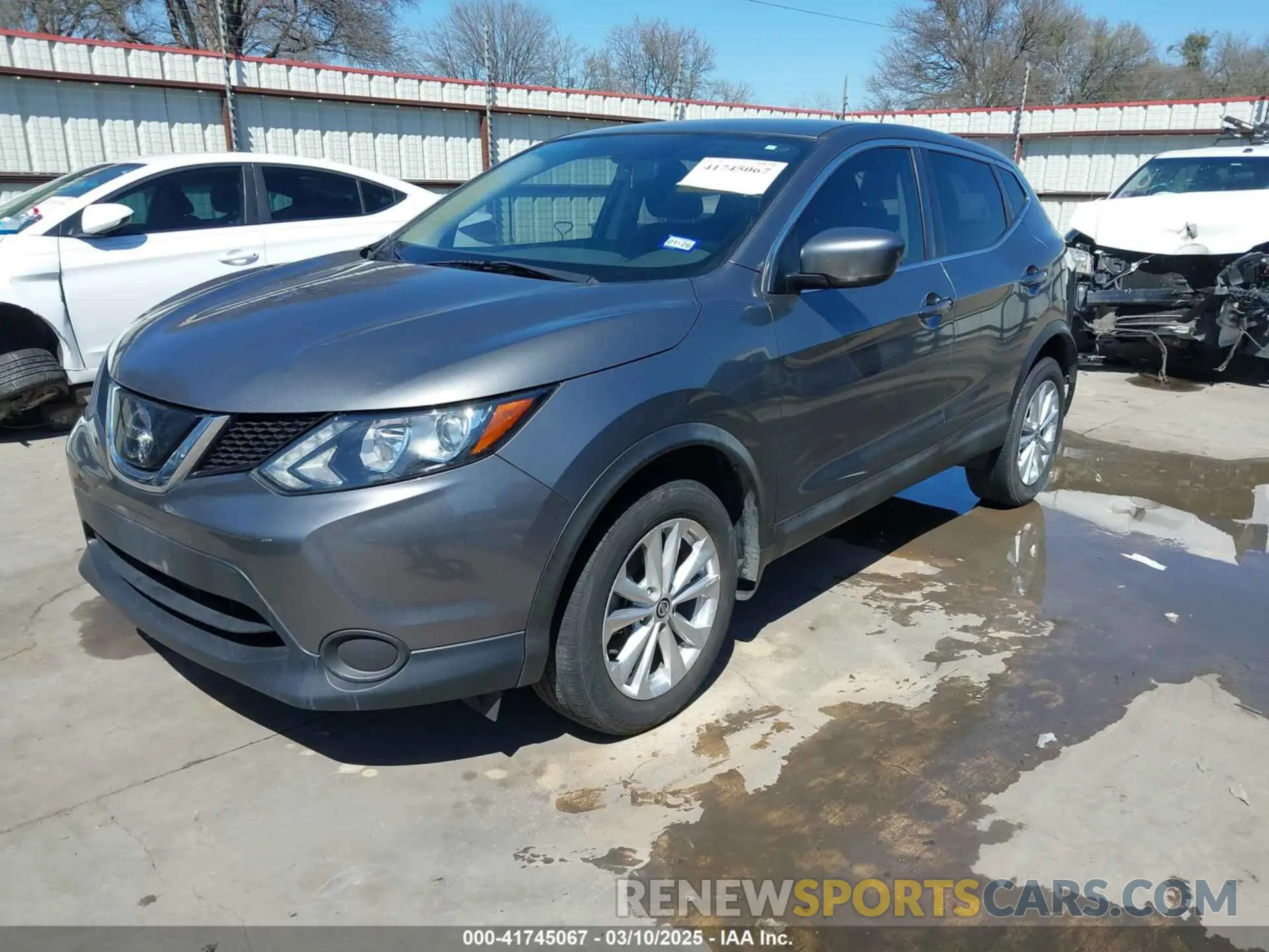2 Photograph of a damaged car JN1BJ1CP8KW236905 NISSAN ROGUE SPORT 2019
