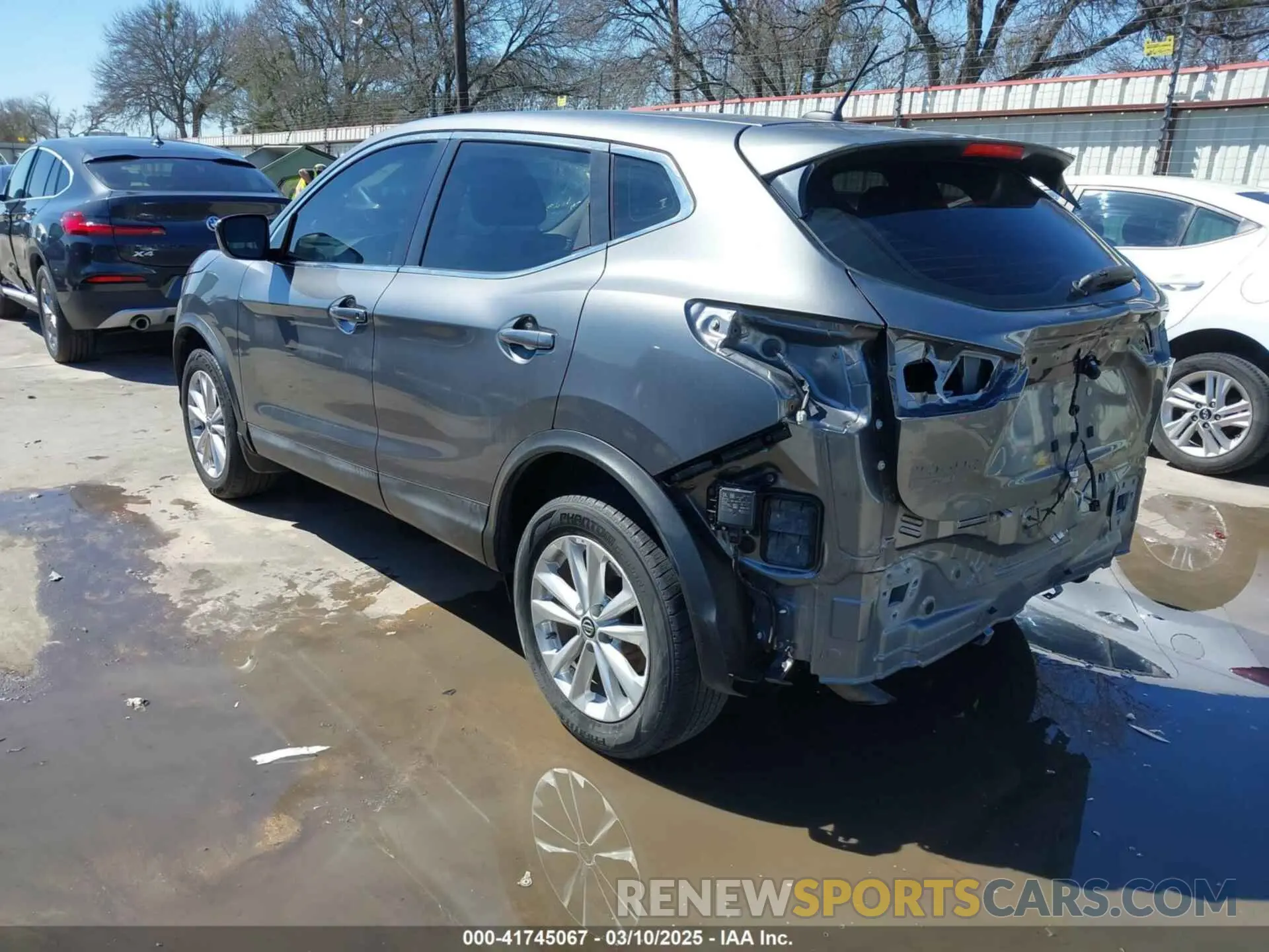 3 Photograph of a damaged car JN1BJ1CP8KW236905 NISSAN ROGUE SPORT 2019
