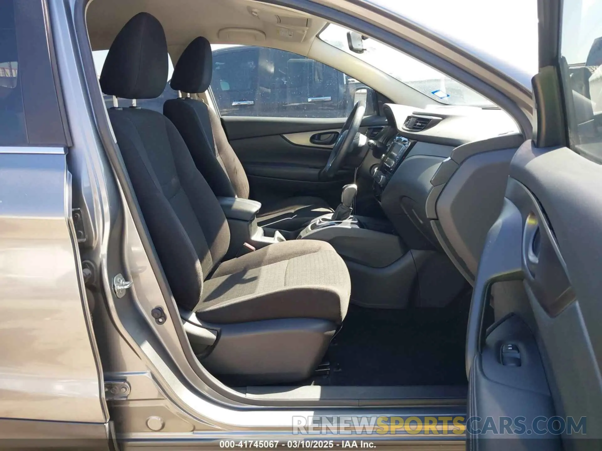 5 Photograph of a damaged car JN1BJ1CP8KW236905 NISSAN ROGUE SPORT 2019