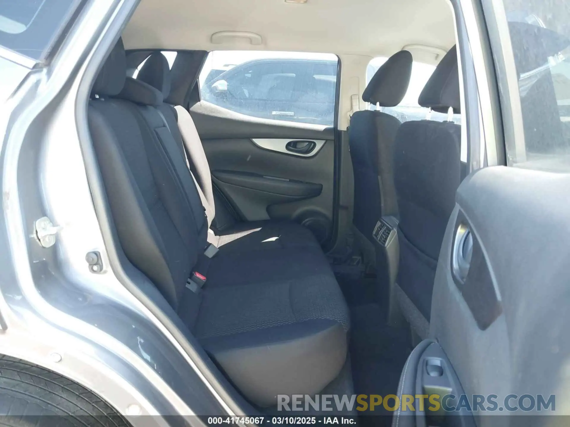 8 Photograph of a damaged car JN1BJ1CP8KW236905 NISSAN ROGUE SPORT 2019