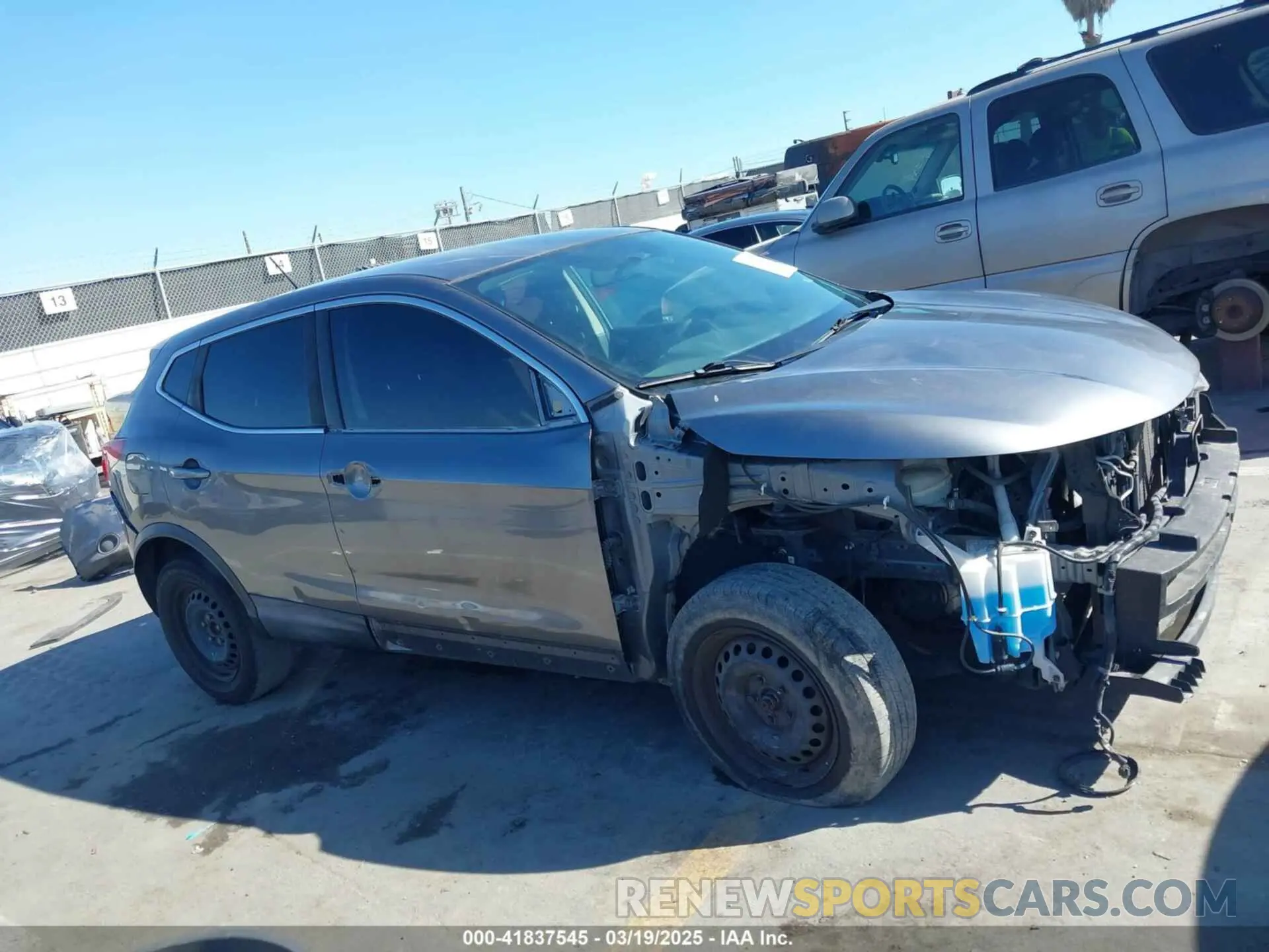 14 Photograph of a damaged car JN1BJ1CP8KW521247 NISSAN ROGUE SPORT 2019